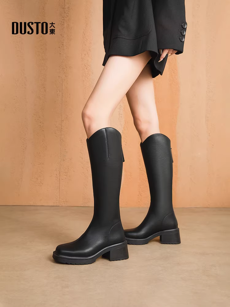 Giày bốt Dadong Maillard nữ, kiểu mới thu đông 2025, màu nâu đế dày, bốt cao cổ dành cho nữ dáng nhỏ nhắn.