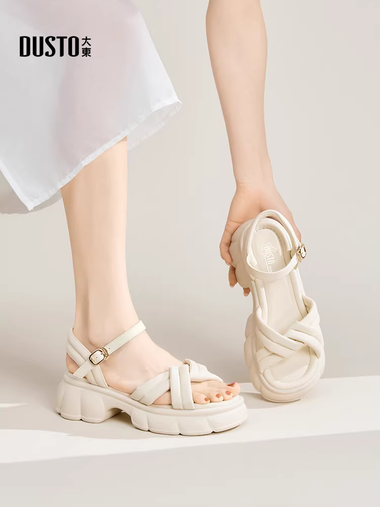 Dép nữ đế xuồng, kiểu mới hè 2025, phối đồ đầm rất đẹp, giày đi biển quai ngang đơn giản, thích hợp đi ngoài trời.