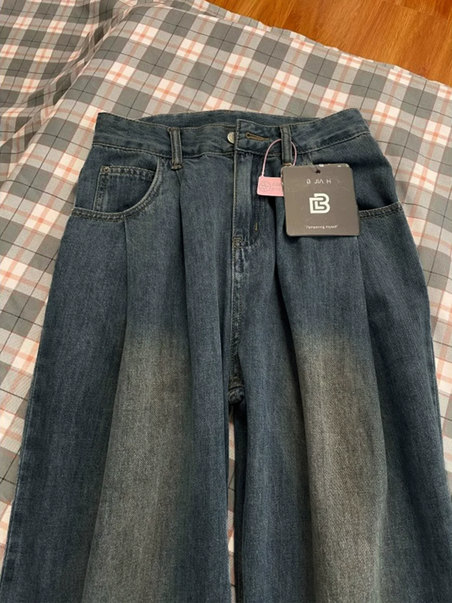 Quần jean ống rộng màu xanh đất nâu cổ điển dày dặn lót lông cừu dành cho nữ, mùa thu đông, cỡ lớn, cạp cao, dáng rộng, quần ống thẳng giúp thon gọn.