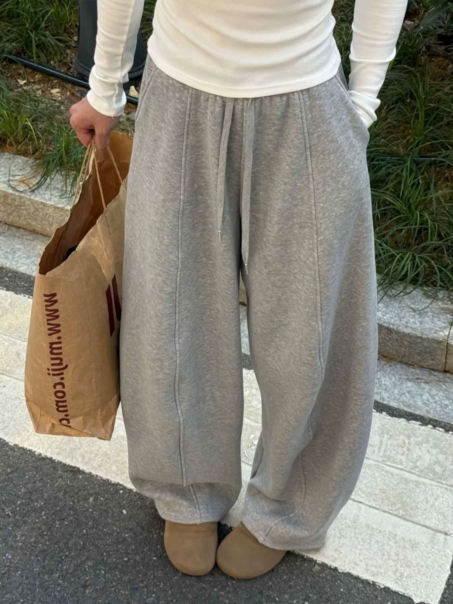 Quần âu len lưng cao dành cho nữ, mùa thu đông, cỡ lớn, lót lông cừu, mềm mại, tôn dáng, dáng quả lê, quần ống rộng kiểu scimitar