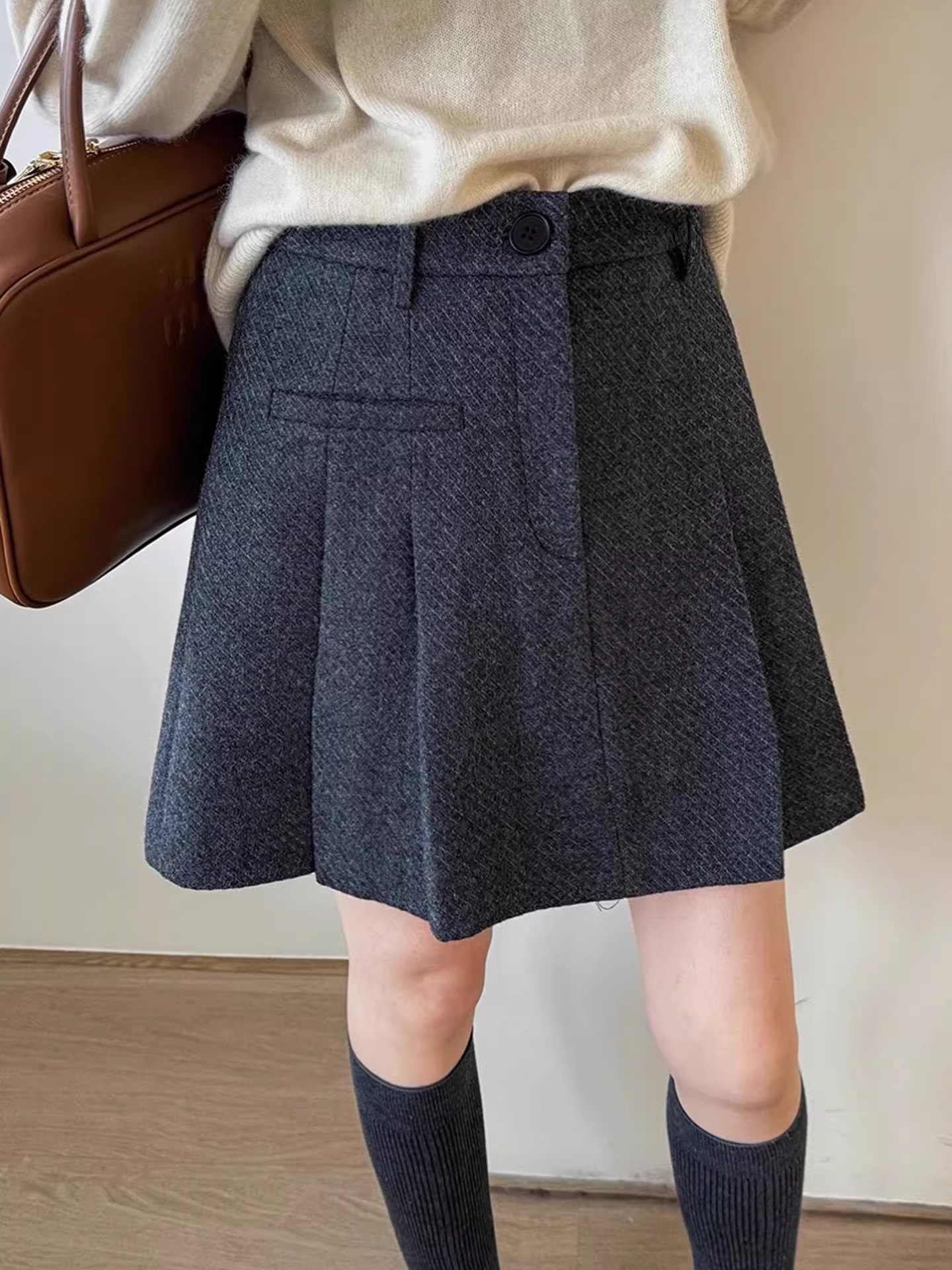 Váy len màu cà phê Melard dành cho nữ, phong cách thu đông, cỡ lớn, lưng cao, che hông, váy ngắn xếp ly chữ A giúp thon gọn.