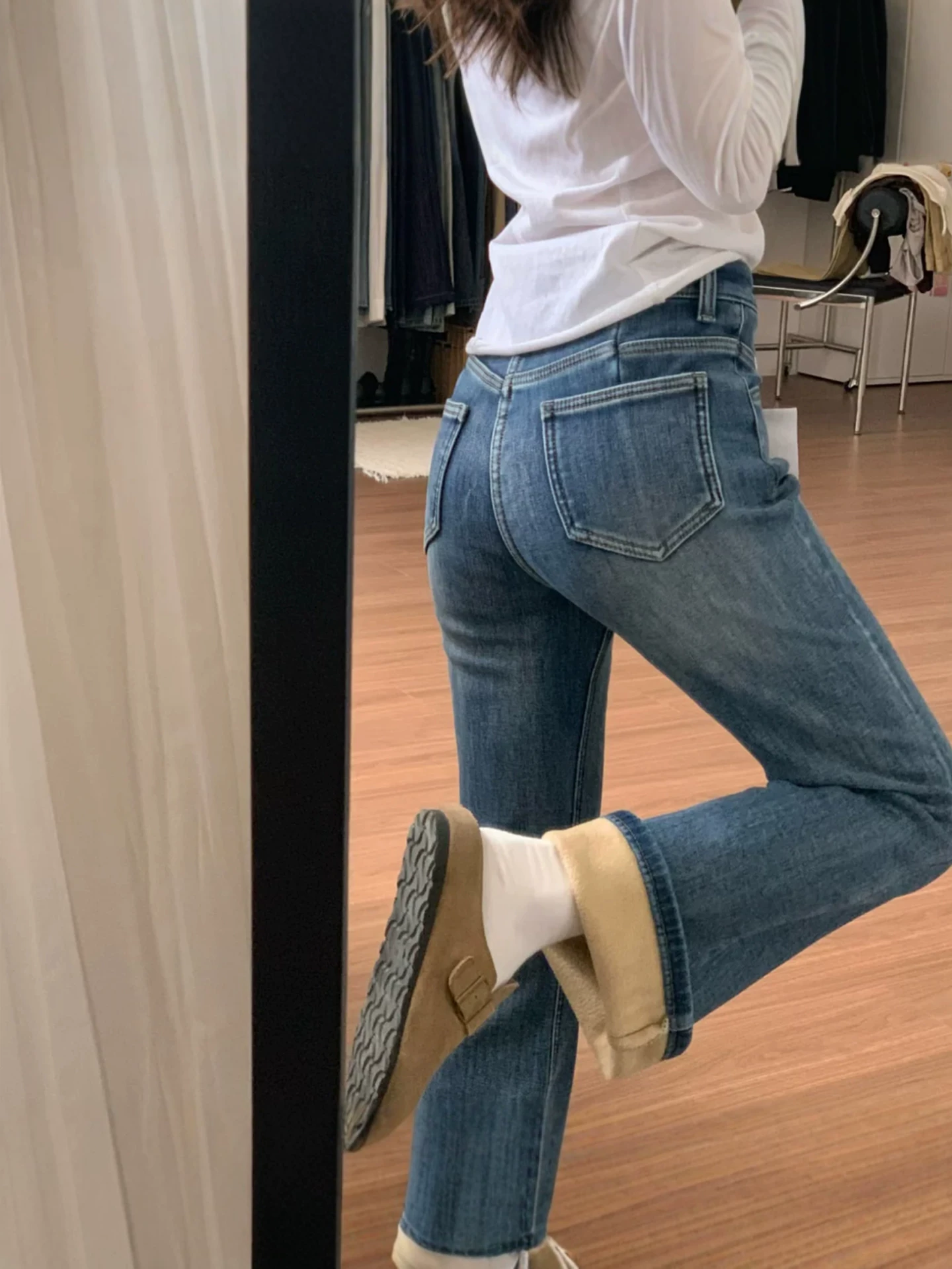 Quần jean xòe lưng cao màu xanh đậm dành cho nữ, lót lông cừu mùa đông, dày dặn, cỡ lớn, co giãn, che hông, quần ống chuông.