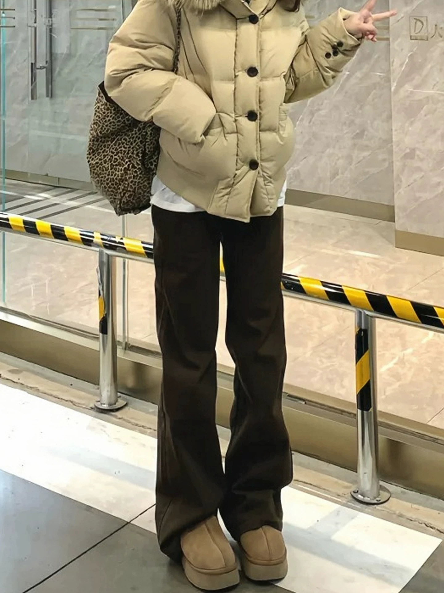 Quần jean ống loe dày màu cà phê lót lông cừu Melard dành cho nữ, mùa thu đông, cỡ lớn, lưng cao, co giãn, giảm béo, quần ống chuông.