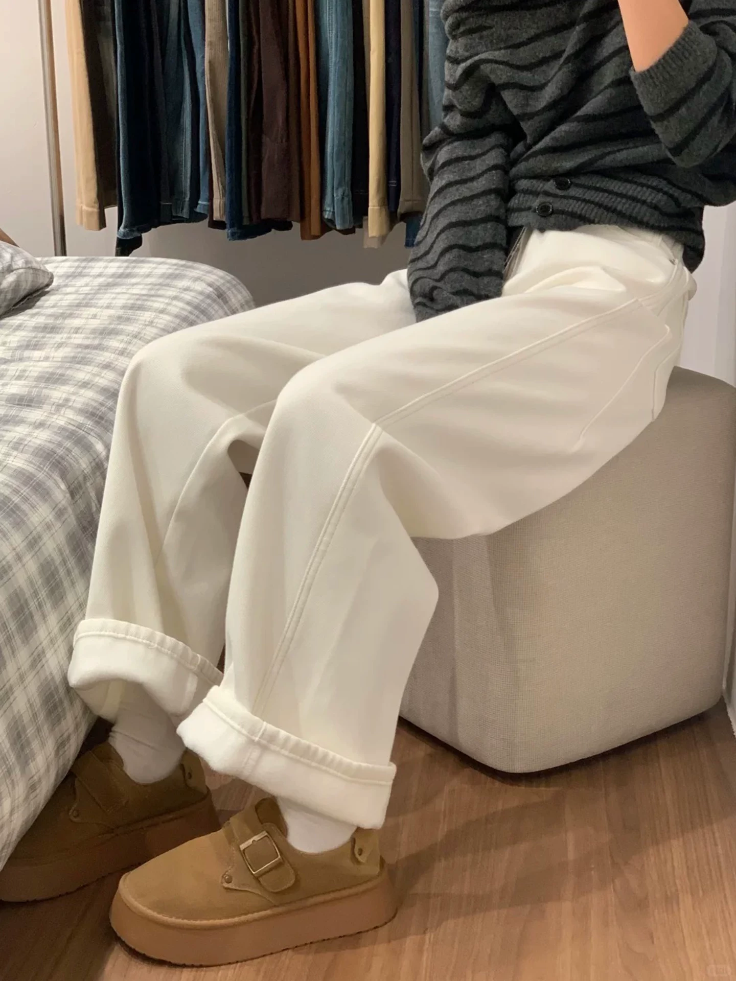 Quần ống rộng dày lót lông cừu màu trắng dành cho nữ, cỡ lớn mùa đông, lưng cao, dáng rộng, giảm béo, quần jean dáng quả lê.