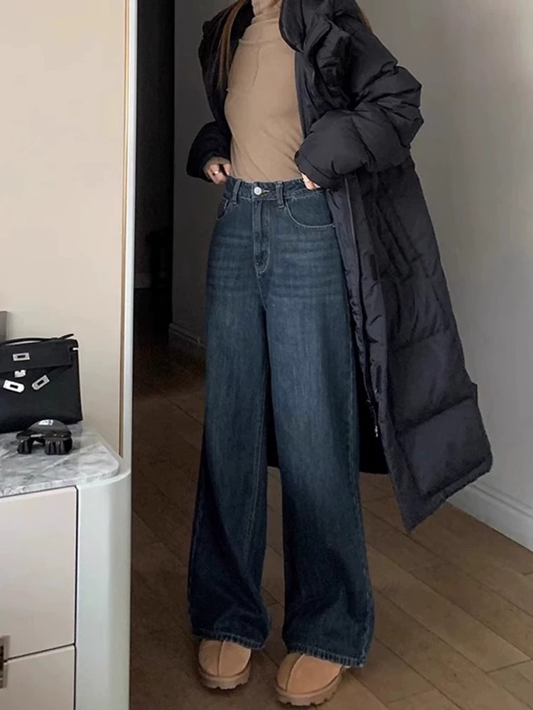 Quần jean nữ ống đứng màu xanh cổ điển, kiểu mới thu đông 2025, size lớn, cạp cao, che hông, tôn dáng, quần ống rộng ôm dáng.