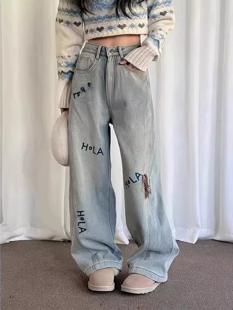 Quần jean ống đứng kiểu Mỹ màu xanh nhạt dành cho nữ, mùa xuân 2025, size lớn, cạp cao, tôn dáng, thêu chữ, quần ống rộng