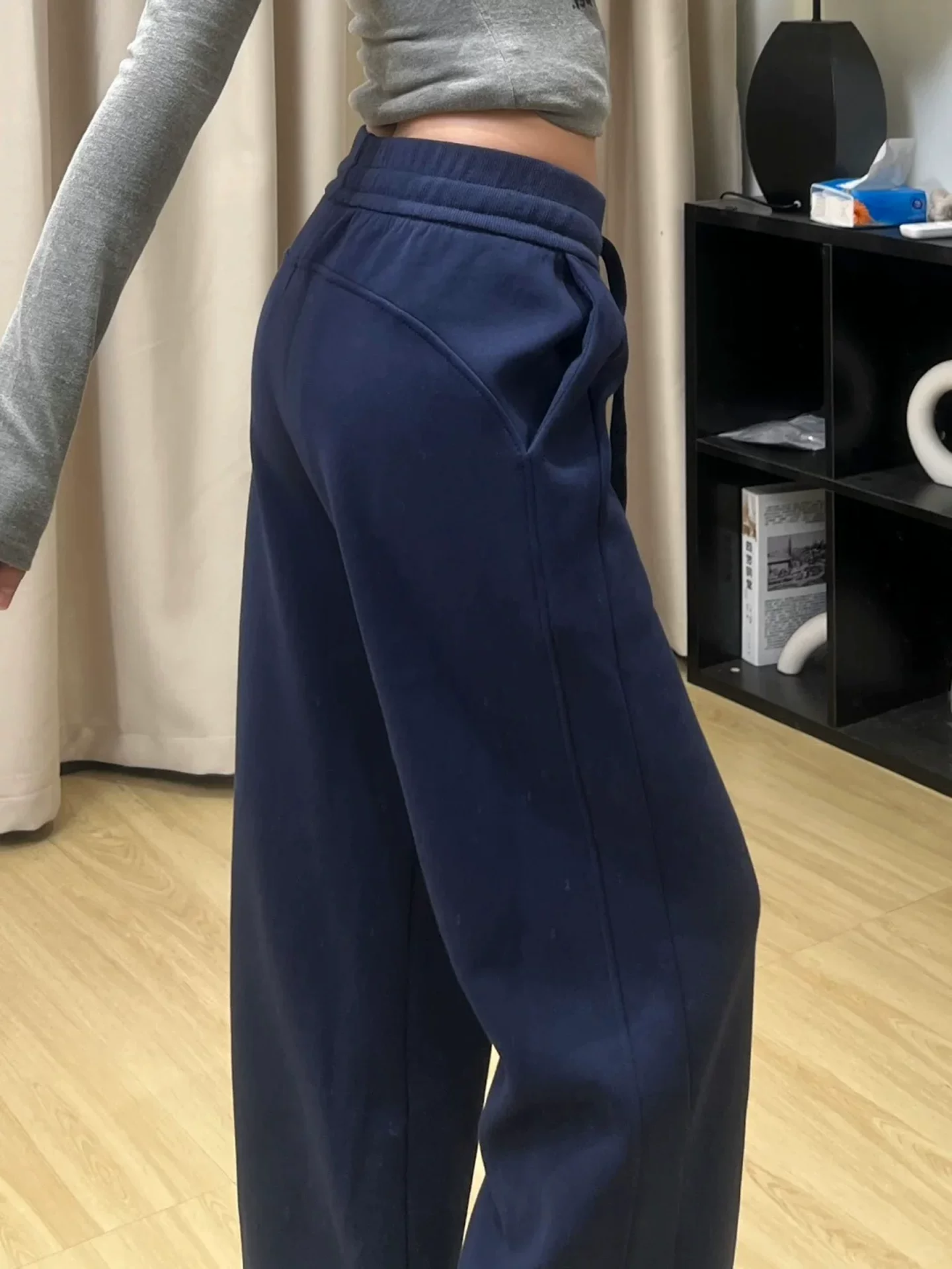 Quần thể thao màu xám carbon dành cho nữ, mùa thu đông, cỡ lớn, cạp cao, quần ống rộng dáng thẳng, quần dài dáng rộng, thoải mái.