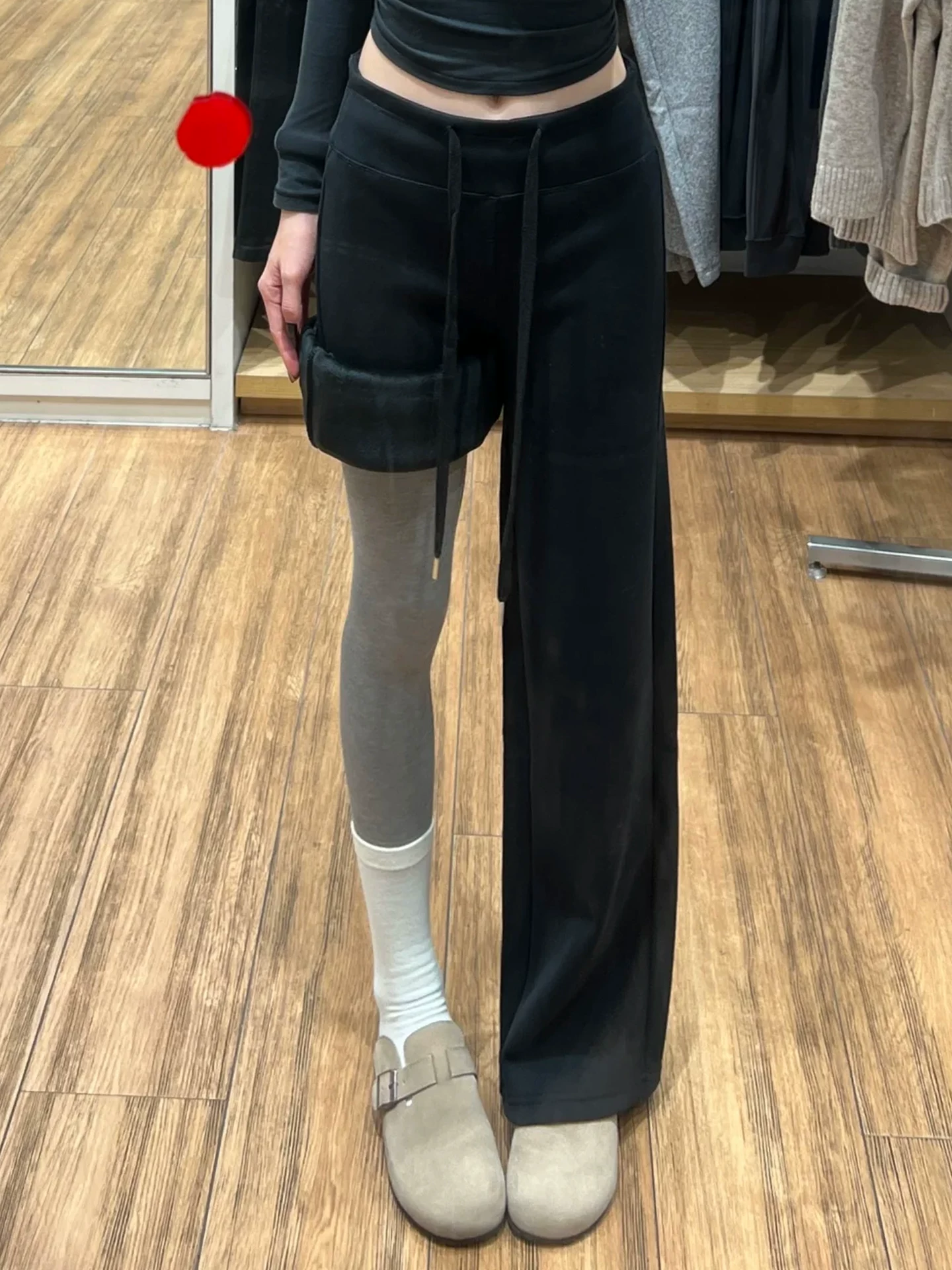 Quần ống rộng lưng cao màu đen dành cho nữ, mùa thu đông, lót lông cừu, dày, cỡ lớn, giảm béo, mềm mại, quần thể thao ôm sát.