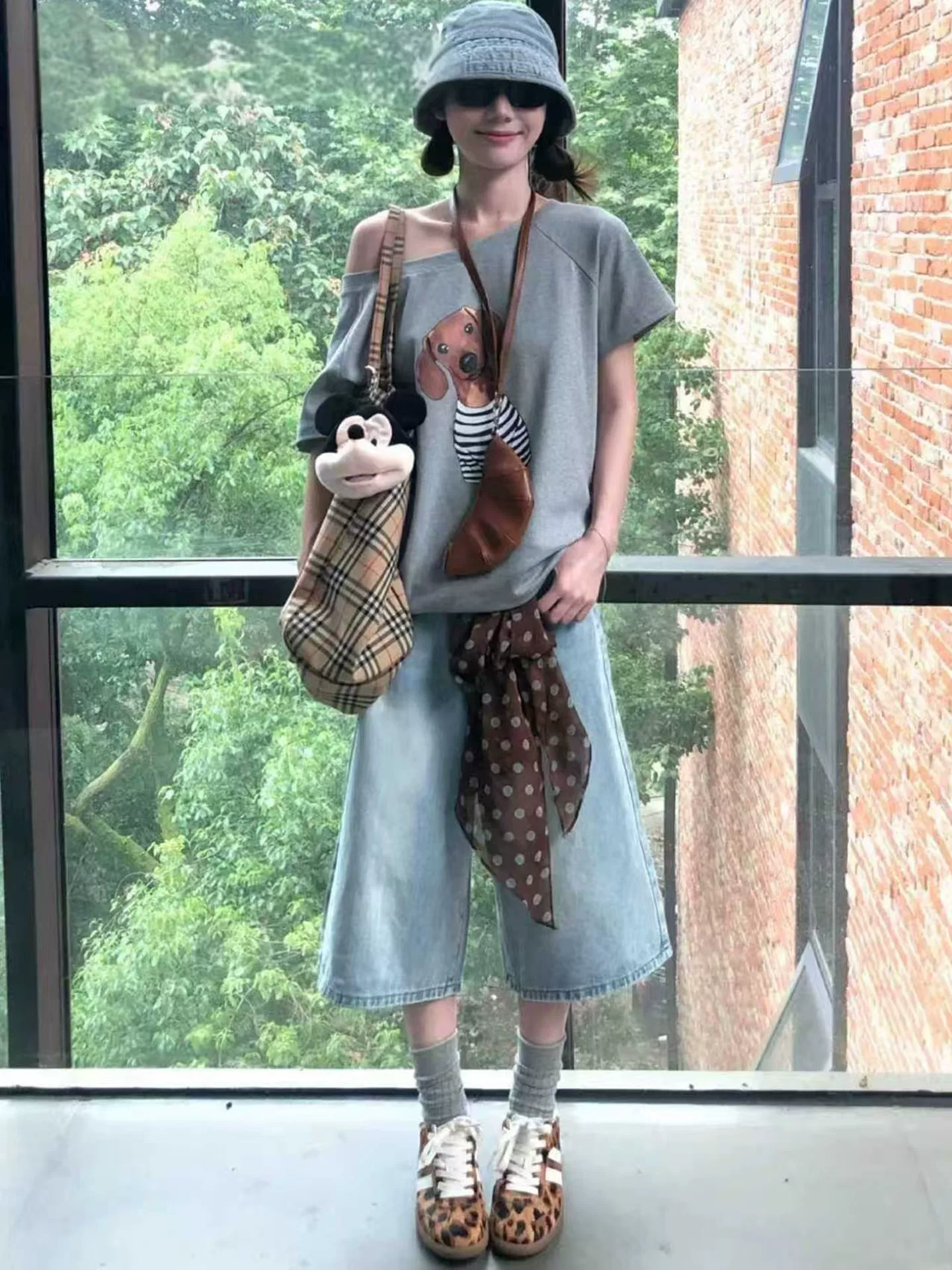 Quần jean nữ màu sáng, kiểu dáng mới hè 2025, chất liệu mỏng, size lớn, cạp cao, dáng rộng, tôn dáng, quần dài rộng ống.