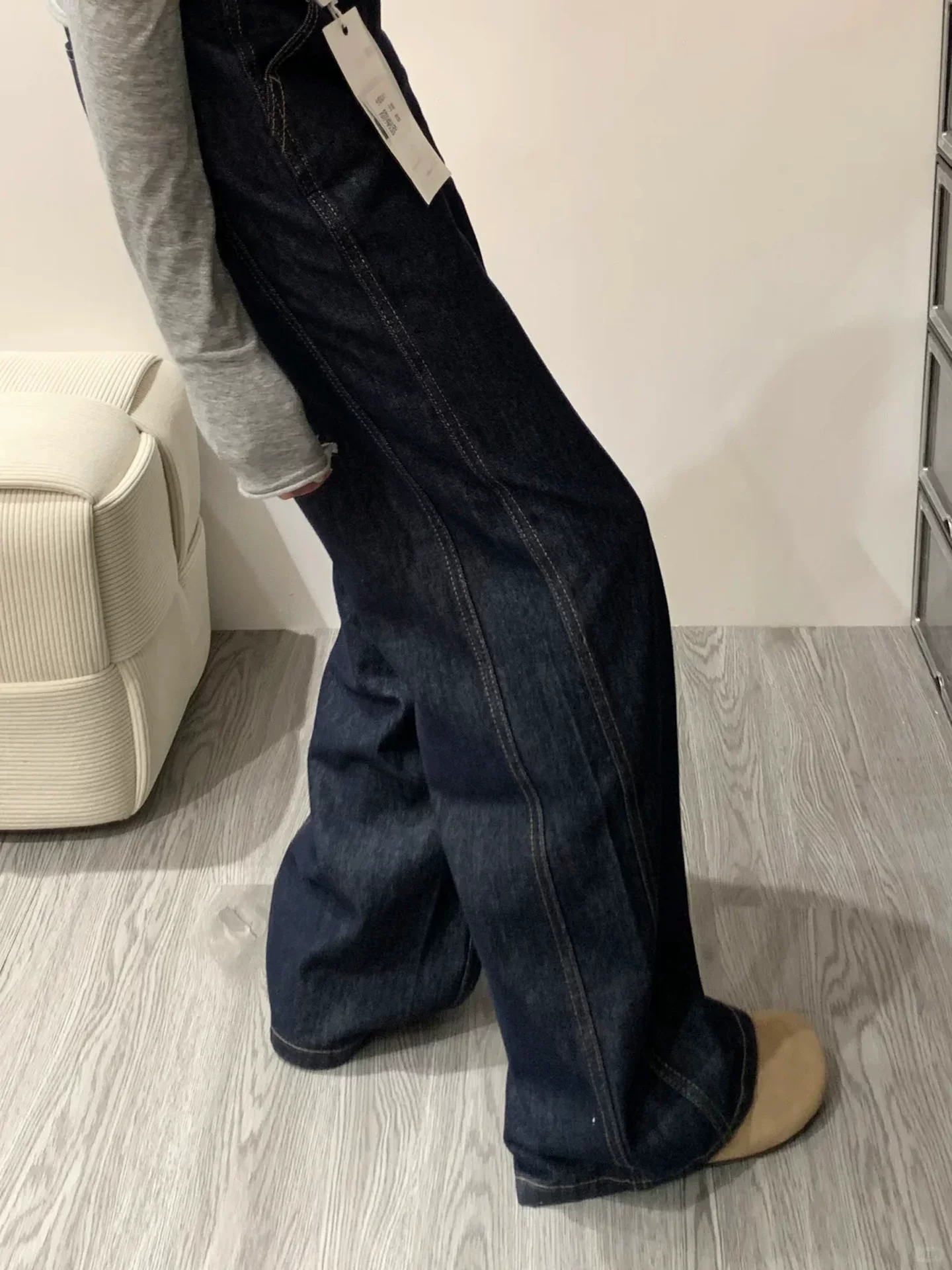 Quần jeans ống rộng màu xanh denim dành cho nữ, đầu thu 2025, size lớn, cạp cao, tôn dáng, chất liệu mềm mại, quần ống đứng ôm dáng.