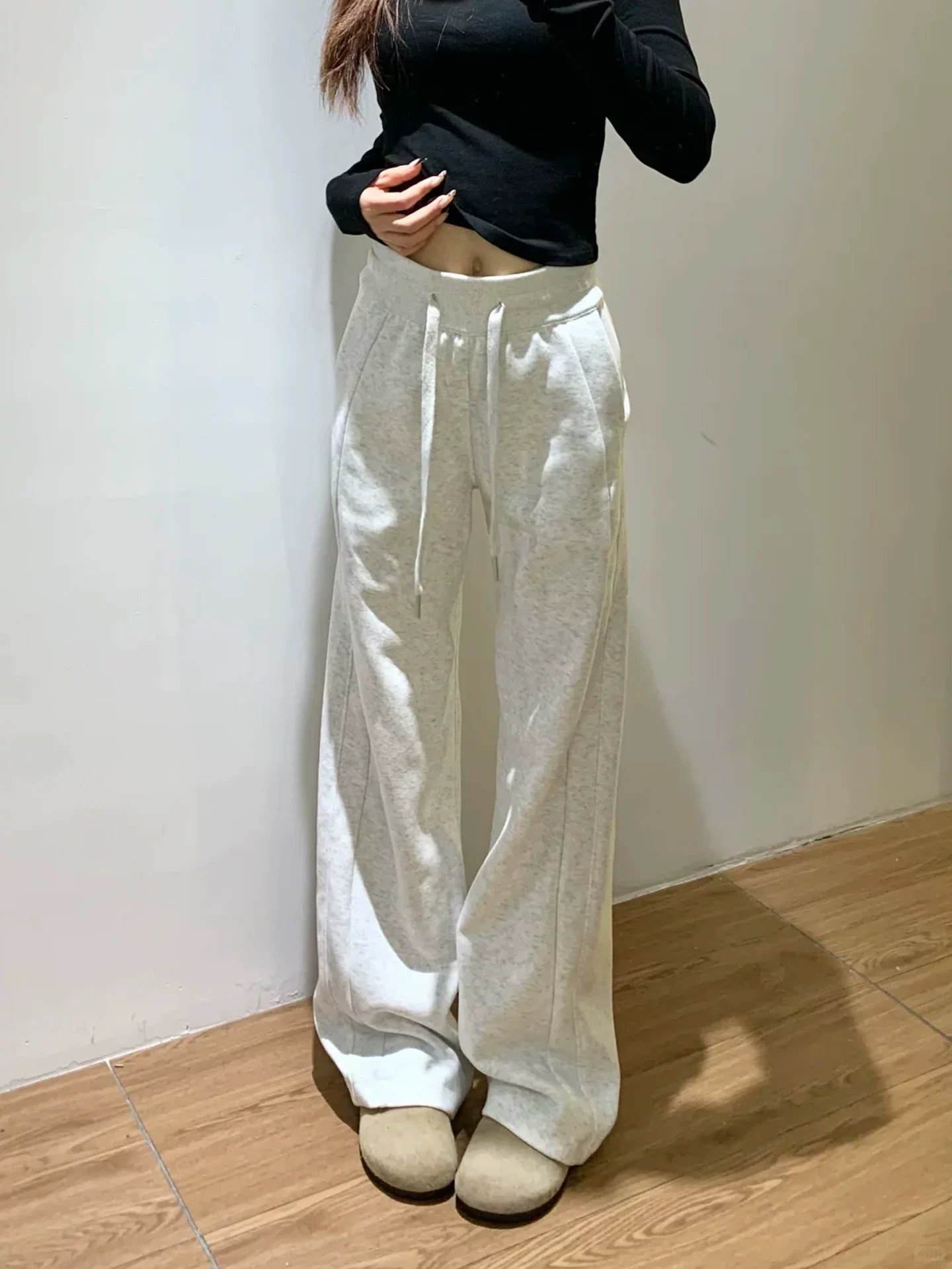 Quần thể thao nữ kiểu Lulu màu xám, bộ sưu tập mùa thu mới, cỡ lớn, lưng cao, dáng rộng, tôn dáng, quần ống rộng thông thường.