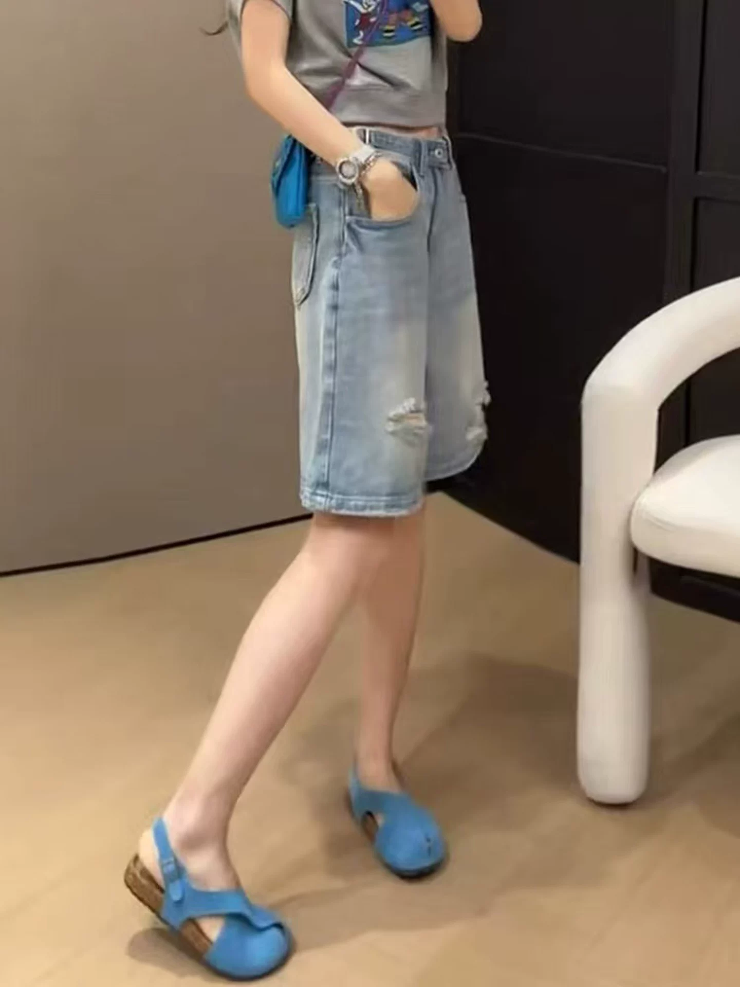 Quần short denim rách cho nữ, kiểu mới hè 2025, size lớn, cạp cao, dáng rộng, tôn dáng, quần ống rộng dài qua gối