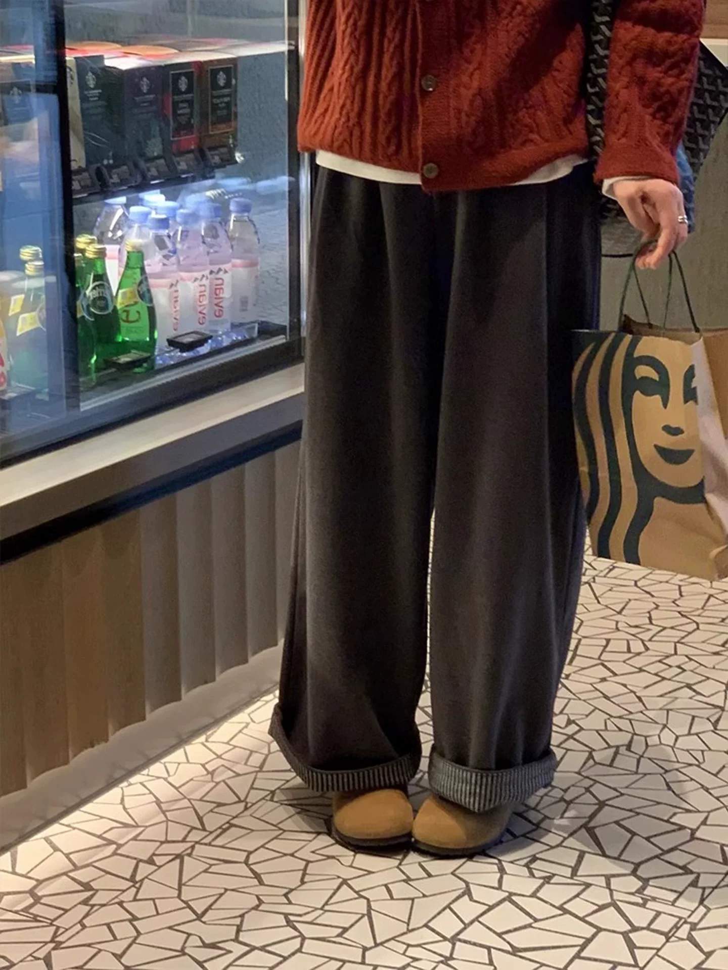 Quần âu len màu xám đậm dành cho nữ, phong cách thu đông, cỡ lớn, lưng cao, dáng rộng, tôn dáng, dáng quả lê, quần ống rộng.