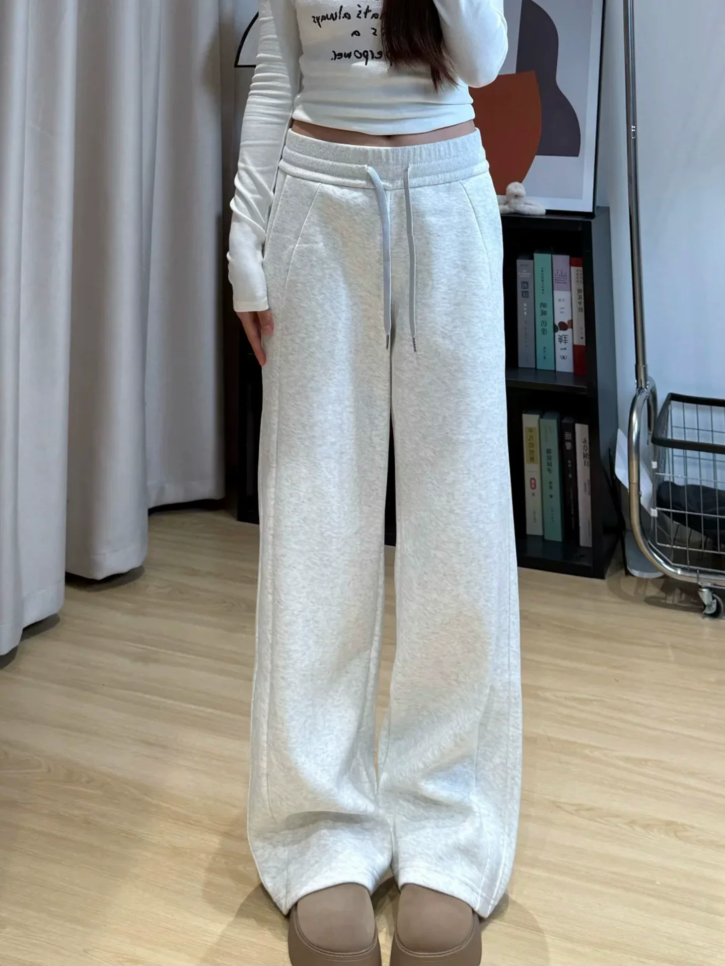 Quần thể thao nữ mặc nhà mùa thu đông 2025, size lớn, chất liệu nỉ dày, cạp cao, dáng suông rộng, tôn dáng