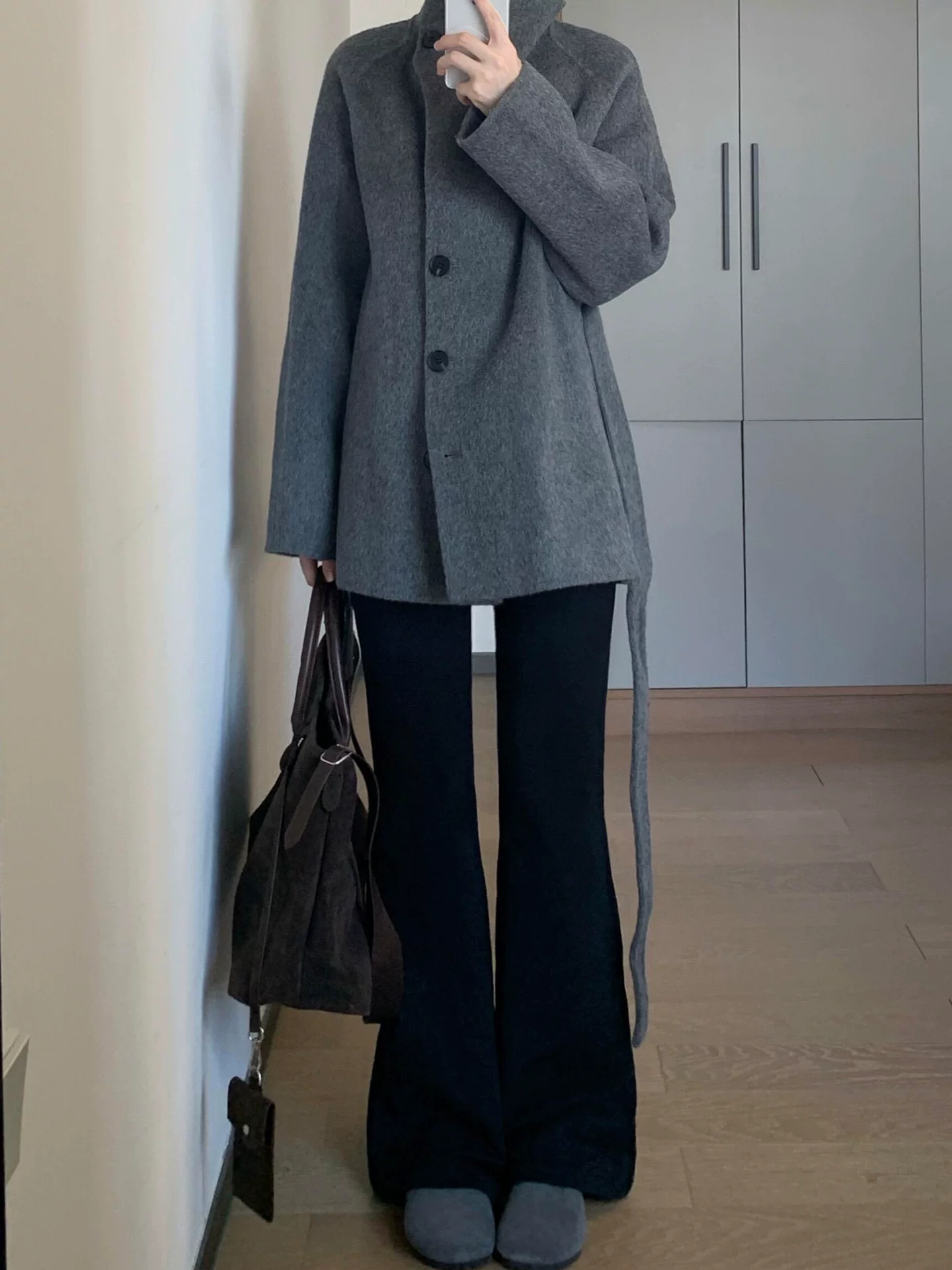 Quần jean ống loe co giãn lưng cao màu đen dành cho nữ, mùa thu đông, lót lông cừu, cỡ lớn, ôm vừa vặn, không bó sát, kiểu quần móng ngựa