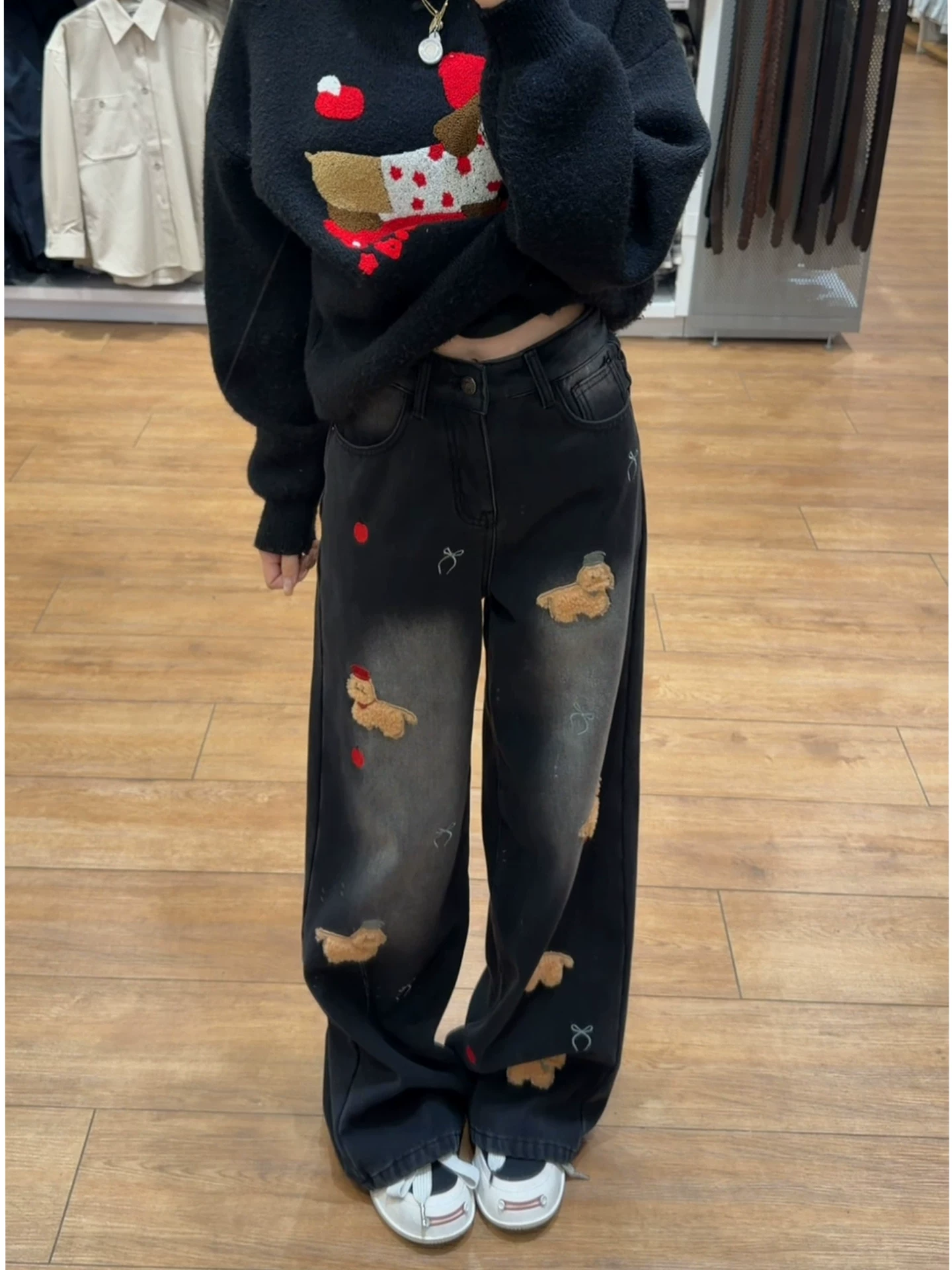 Quần jean ống thẳng dày có lót lông cừu thêu hình chó dành cho nữ, mùa thu đông, cỡ lớn, lưng cao, dáng rộng, giảm béo, quần ống rộng