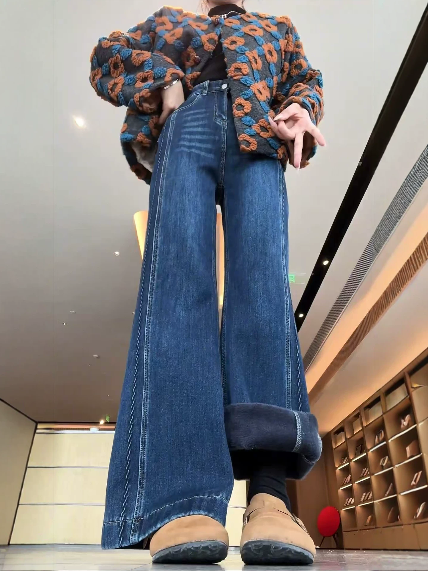 Quần jeans ống loe dày lót lông cừu dành cho nữ mùa đông 2025, size lớn, cạp cao, dáng rộng, tôn dáng, ấm áp, ống chuông