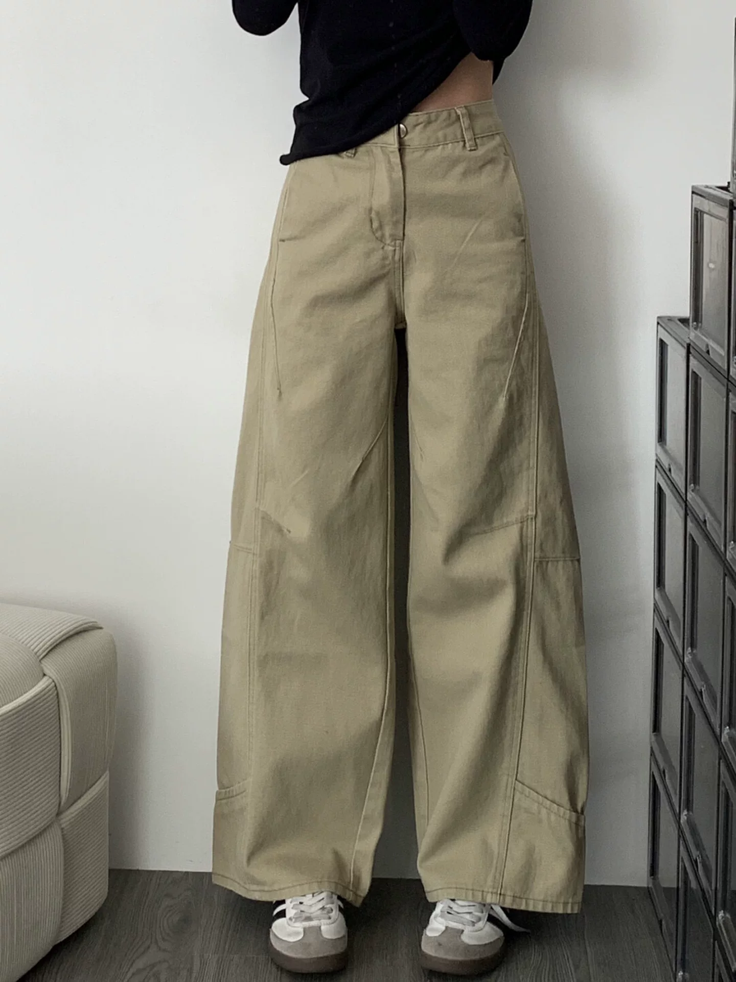 Quần cargo kiểu kiếm khaki dành cho nữ, thu đông 2025, size lớn, cạp cao, dáng rộng, tôn dáng, quần jean ống rộng hình liềm.