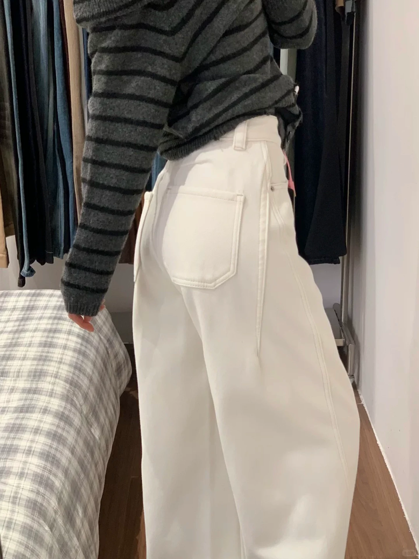 Quần ống rộng dày lót lông cừu màu trắng dành cho nữ, cỡ lớn mùa đông, lưng cao, dáng rộng, giảm béo, quần jean dáng quả lê.