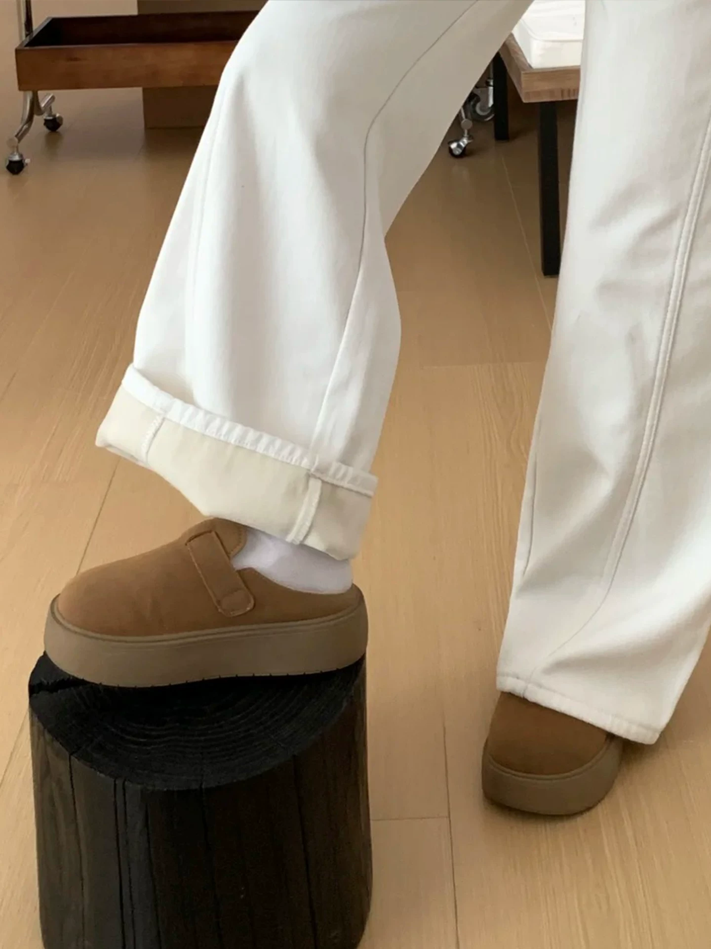 Quần jean nữ ống rộng màu trắng, lót lông cừu mùa đông, dày dặn, size lớn, cạp cao, dáng rộng, mềm mại, tôn dáng, quần ống rộng.