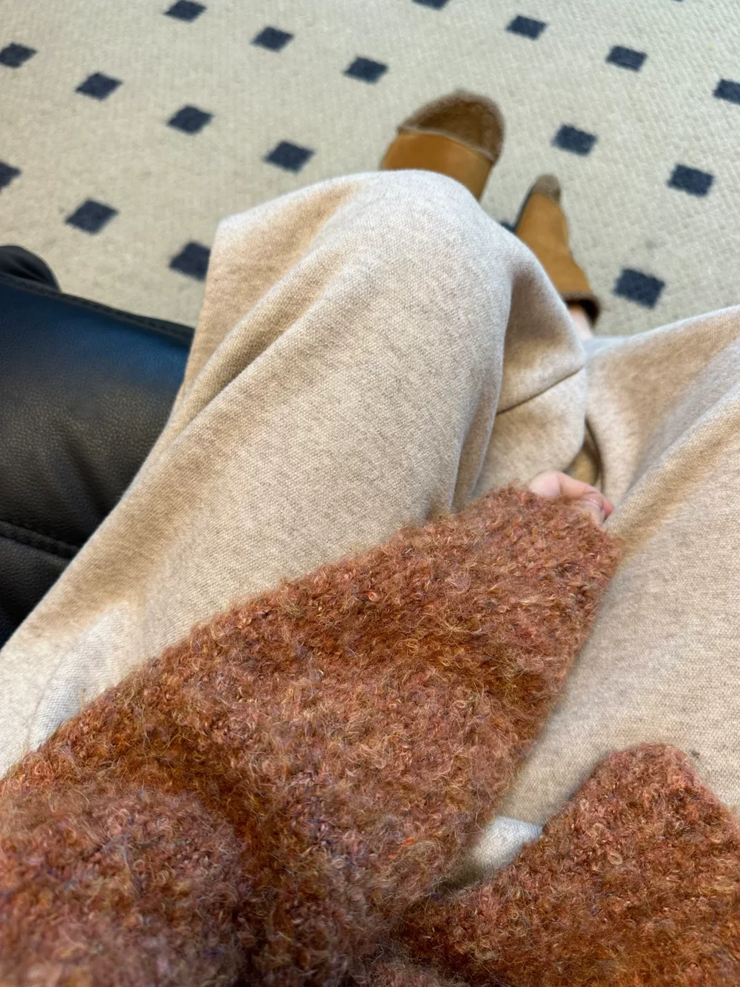 Quần gạo cashmere dành cho nữ, kiểu thu đông, lót lông cừu và dày dặn, cỡ lớn, cạp cao, dáng suôn, tôn dáng, quần ống rộng dệt kim thường ngày.