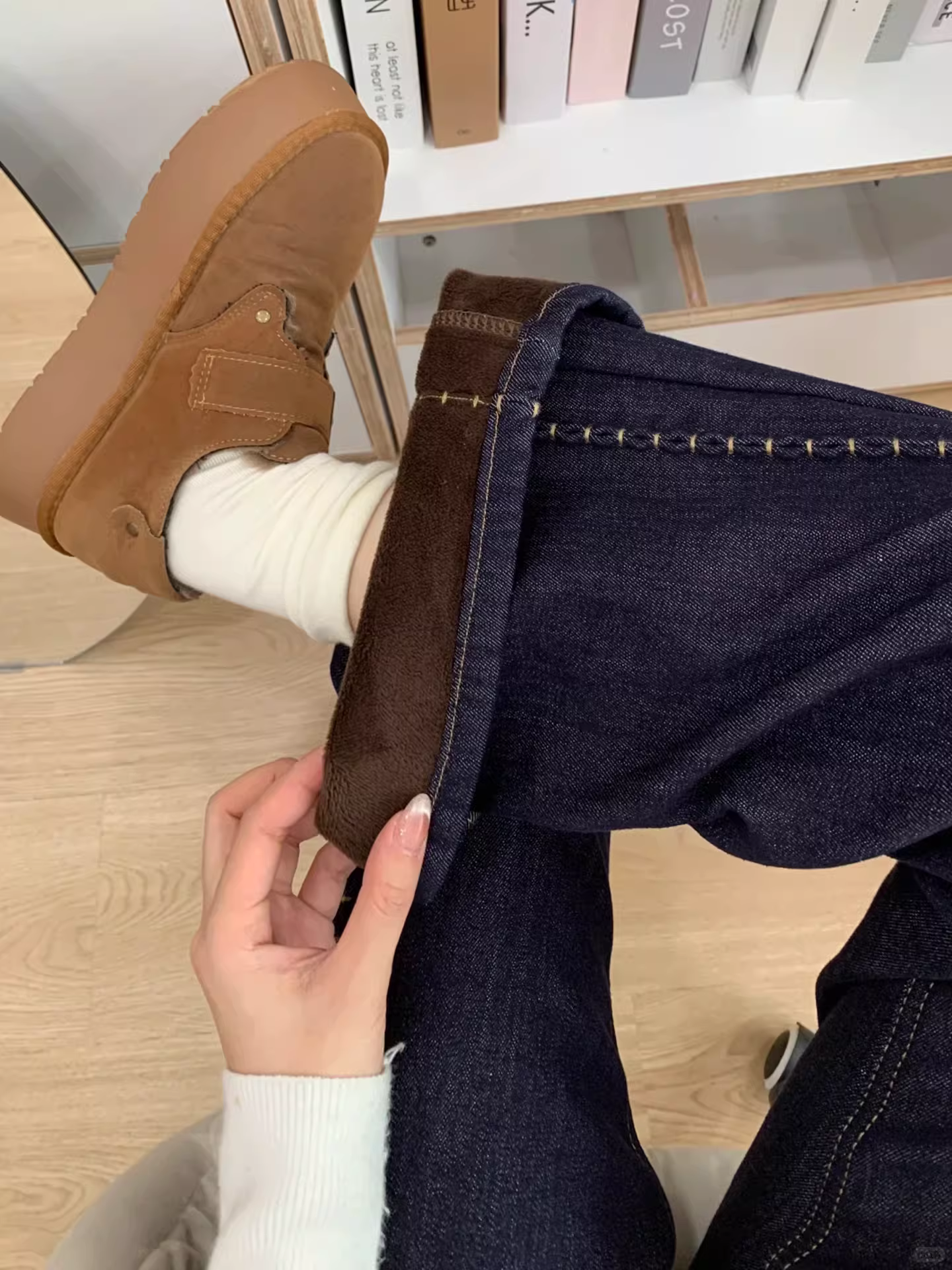 Quần jean xòe lót lông màu xanh denim dành cho nữ, phong cách thu đông, cỡ lớn, lưng cao, giảm béo, che hông, quần ống loe