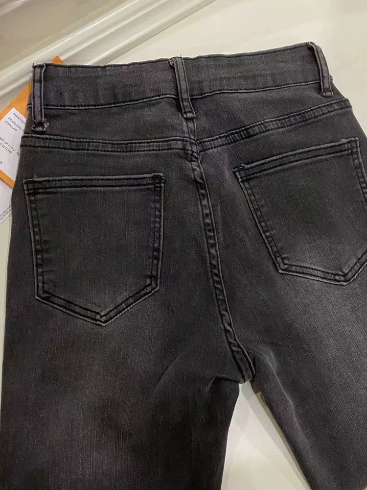 Quần jean xòe viền xù màu đen và xám dành cho nữ, kiểu dáng mùa thu mới, cỡ lớn, lưng cao, che hông, giảm béo, quần ống loe thẳng.