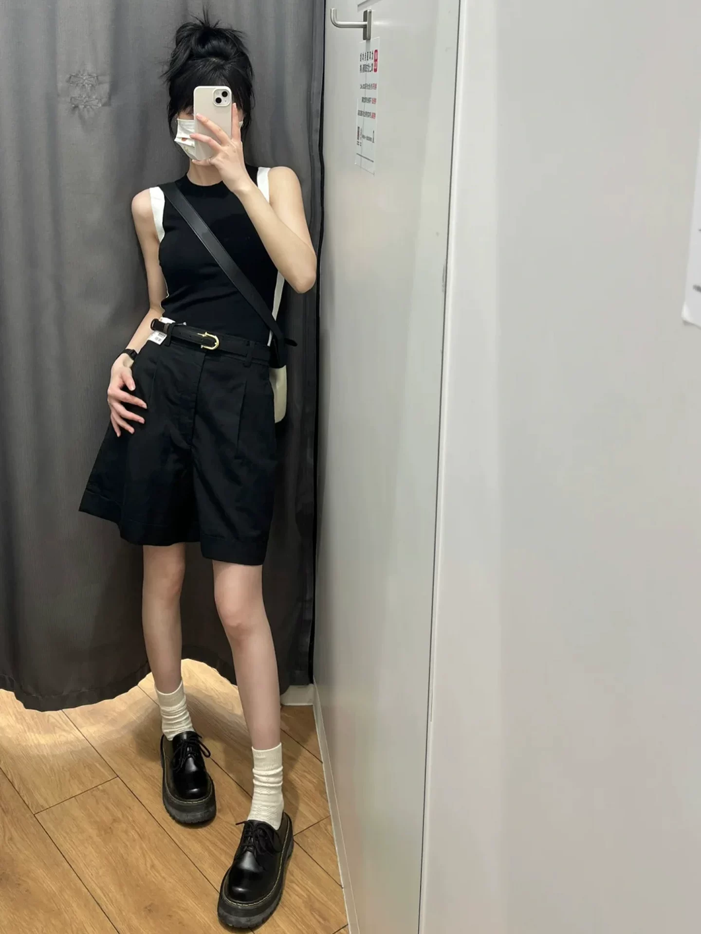 Quần short vest đen thường ngày dành cho nữ, size lớn mùa hè, cạp cao, che hông, tôn dáng, dành cho người có dáng quả lê, quần short ống rộng dài đến đầu gối.