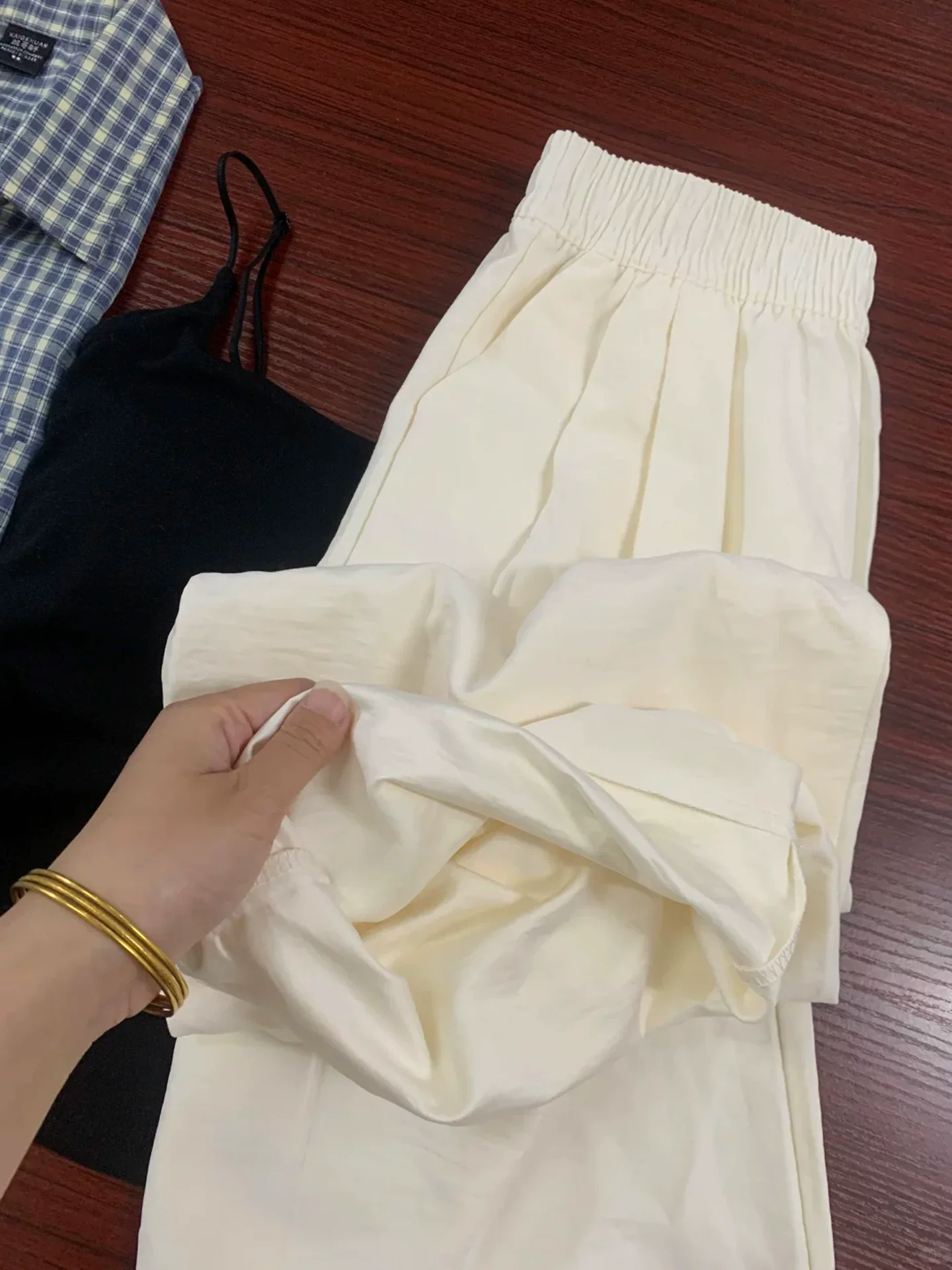 Quần màu trắng chất liệu sữa dành cho nữ, kiểu dáng mỏng mùa hè, cỡ lớn, cạp cao, mềm mại, tôn dáng, quần ống rộng chất liệu lụa đá, mặc thường ngày.