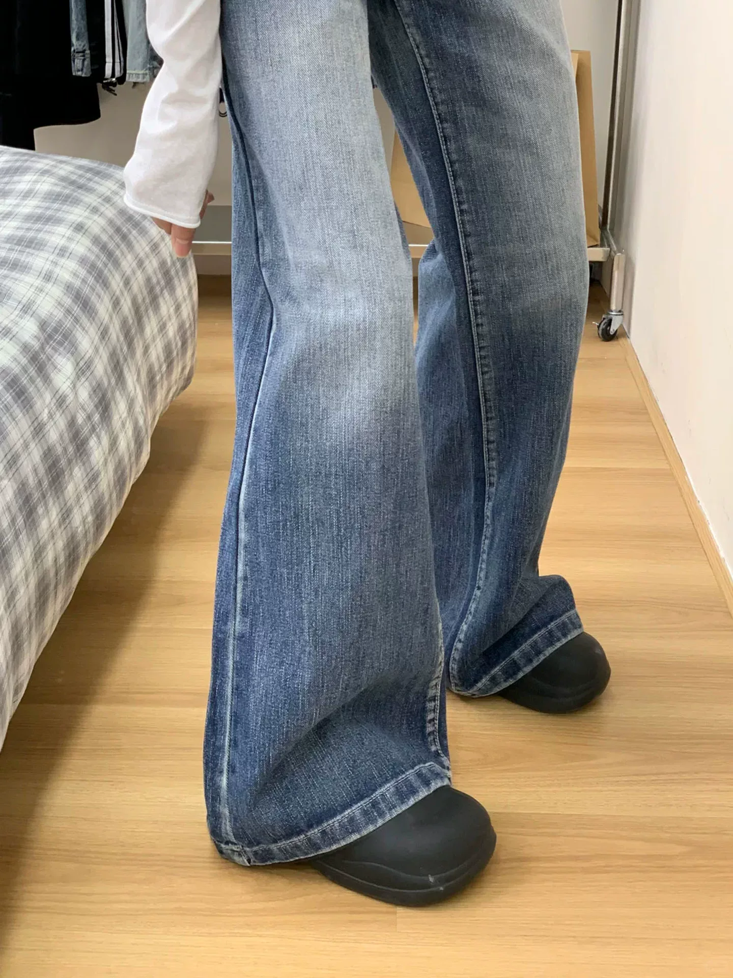 Quần jean ống loe kiểu Mỹ cổ điển dành cho nữ, phong cách đầu thu, cỡ lớn, lưng cao, dáng suôn, rộng rãi, quần ống chuông tôn dáng.