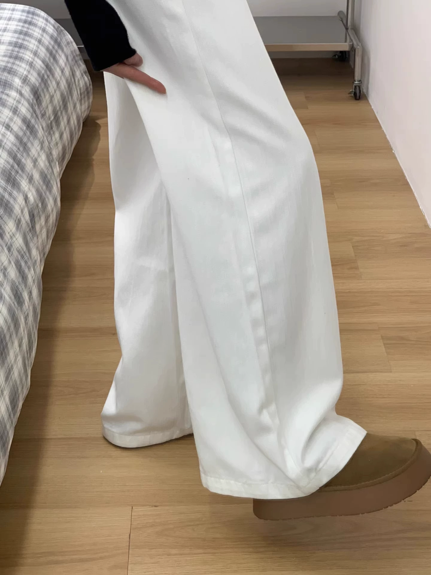 Quần jean ống rộng màu trắng dành cho nữ, mùa thu đông, lót lông cừu, dày, cỡ lớn, lưng cao, dáng rộng, giảm béo, ống thẳng, quần dài đến sàn.