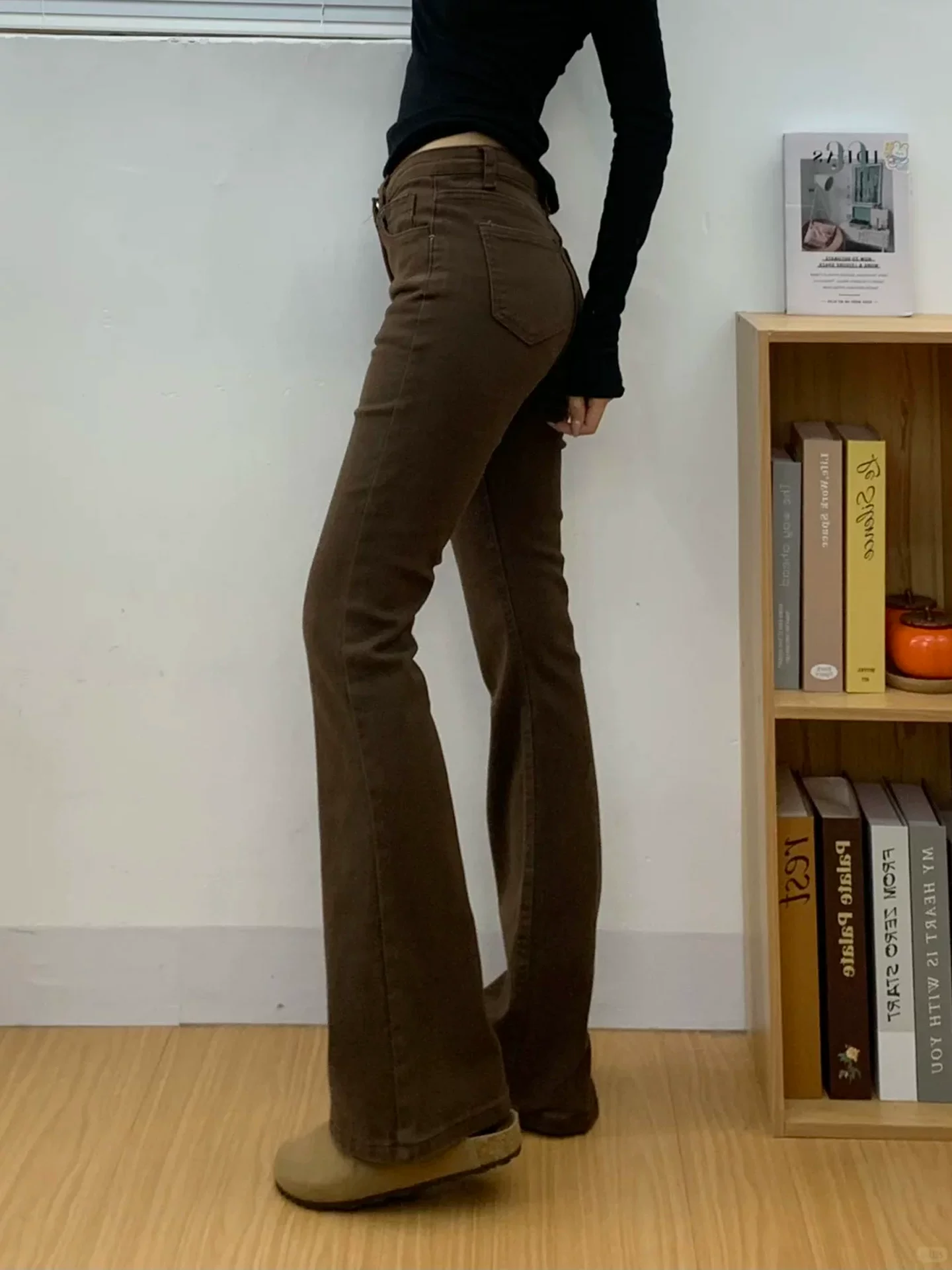 Quần jean ống loe màu nâu dành cho nữ, mùa thu đông, lót lông cừu, cỡ lớn, lưng cao, co giãn, giảm béo, quần chuông ống loe.