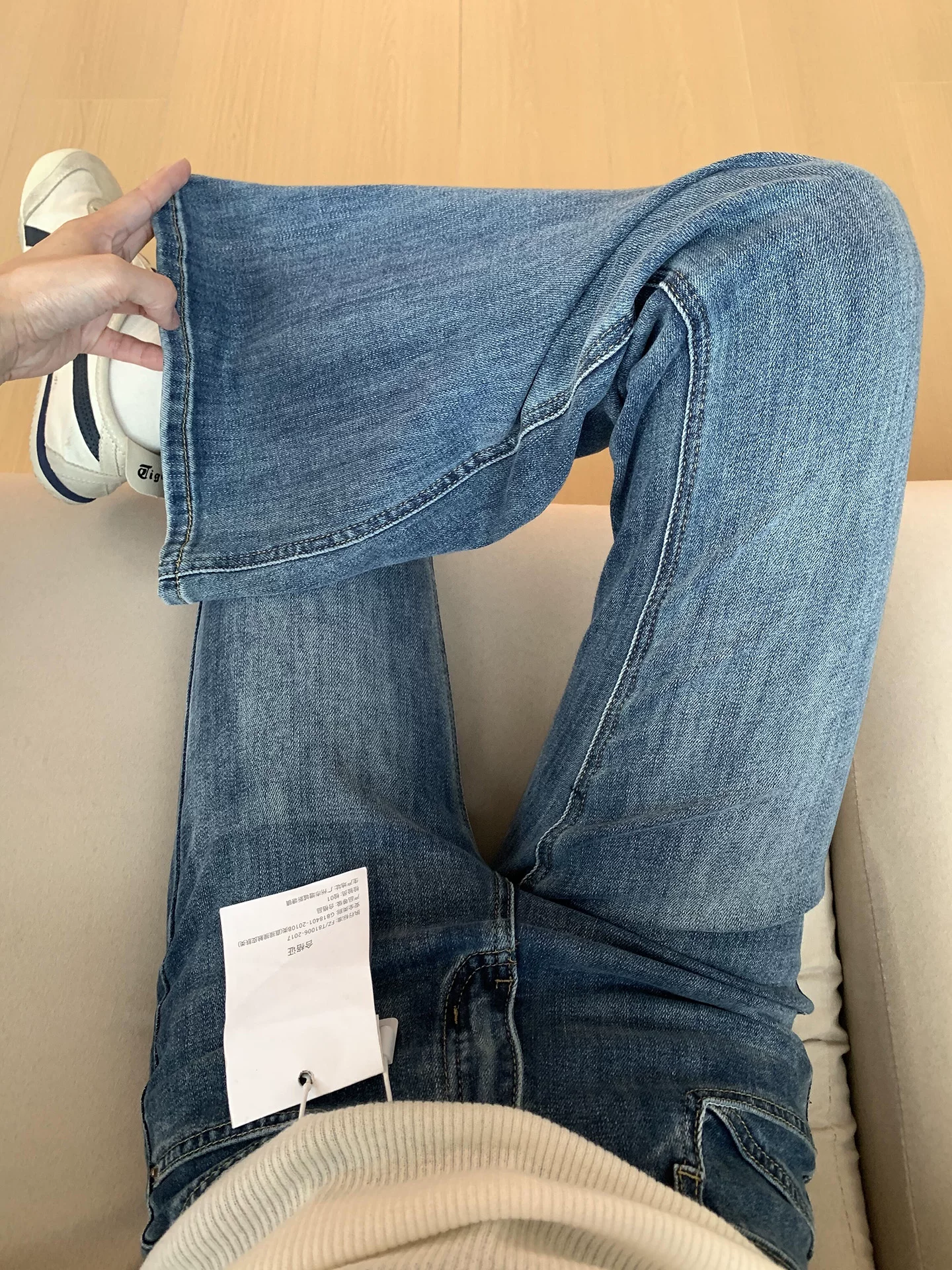 Quần jeans loe nữ thu đông 2025, size lớn, cạp cao, co giãn, che hông, tôn dáng, kiểu dáng chuông, dành cho người có thân hình quả lê