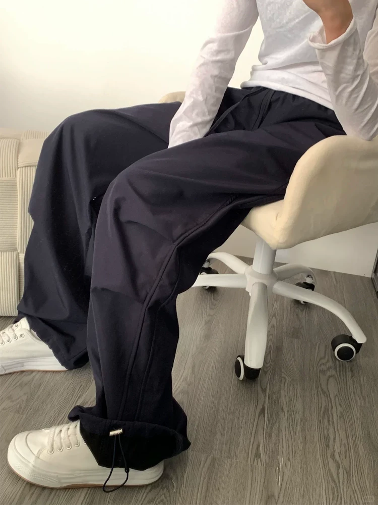 Quần cargo nữ kiểu dáng mới thu đông, size lớn, lót lông cừu, dày dặn, cạp cao, rộng rãi, tôn dáng, quần thể thao ống rộng.