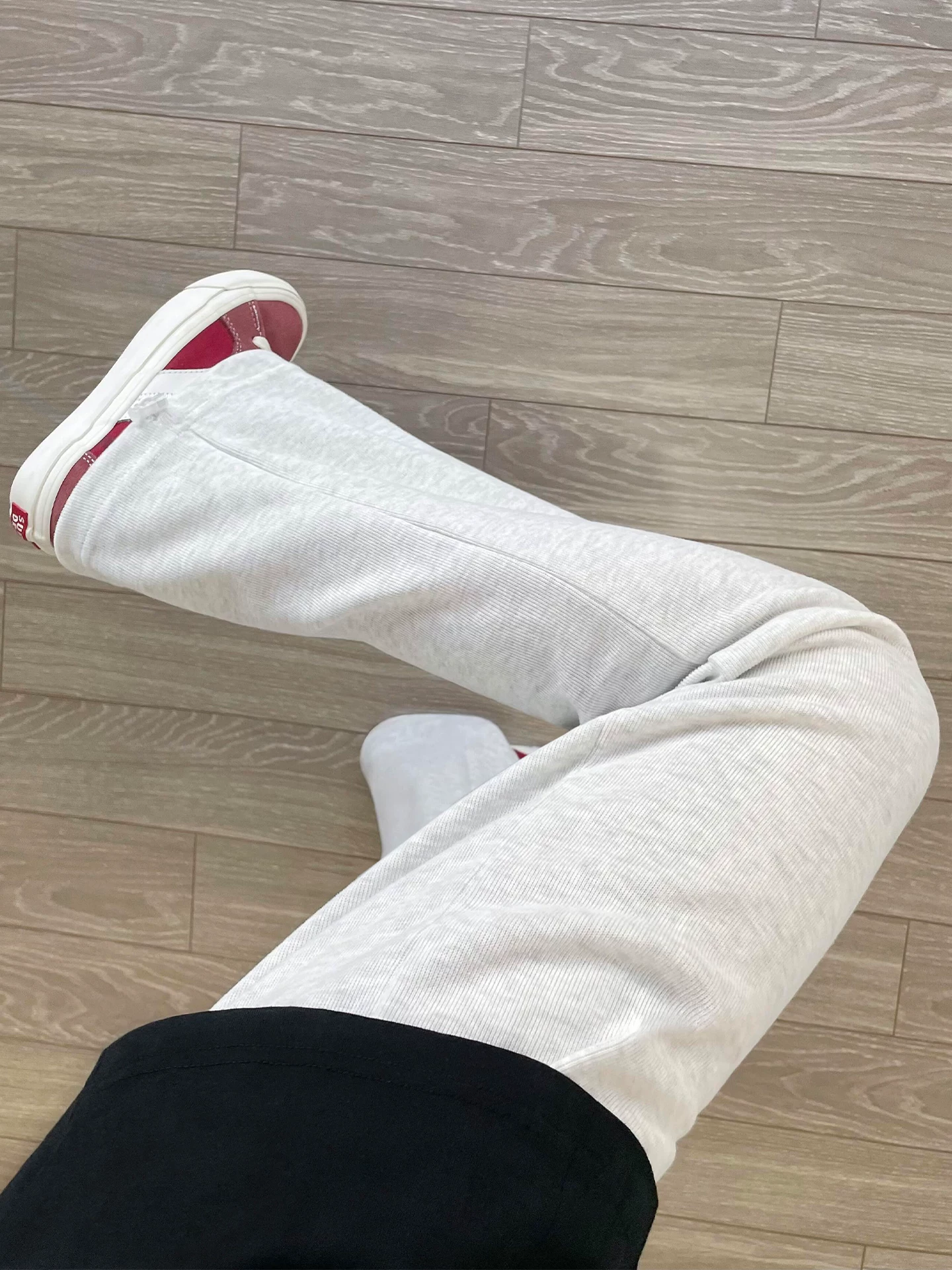 Quần thể thao thông thường dành cho nữ, kiểu dáng mùa thu mới, cỡ lớn, lưng cao, dáng rộng, mềm mại, tôn dáng, dáng thẳng, quần ống rộng có bo gấu.