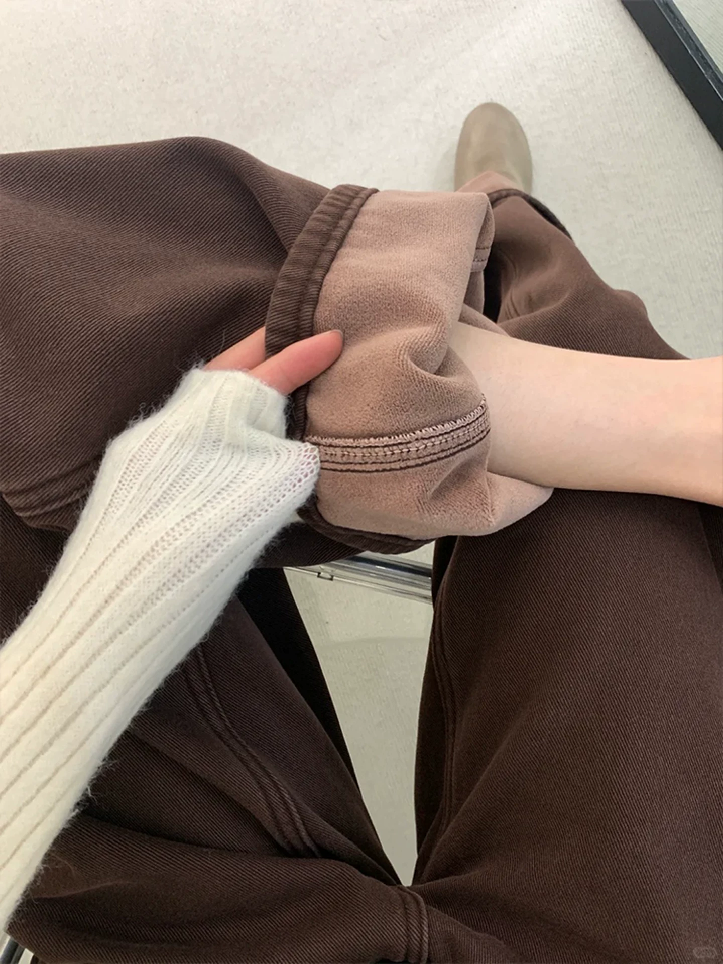 Quần jean ống rộng dày lót lông cừu màu cà phê dành cho nữ, mùa thu đông, cỡ lớn, lưng cao, dáng rộng, quần ống thẳng không bó sát