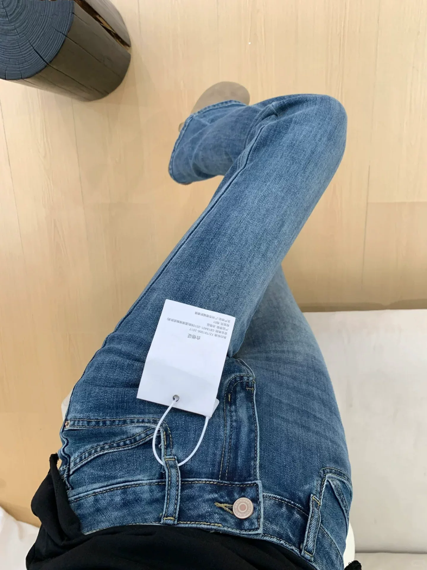 Quần jean dáng chuông màu xanh đậm dành cho nữ, size lớn mùa thu, cạp cao, co giãn, che hông, quần bootcut tôn dáng.