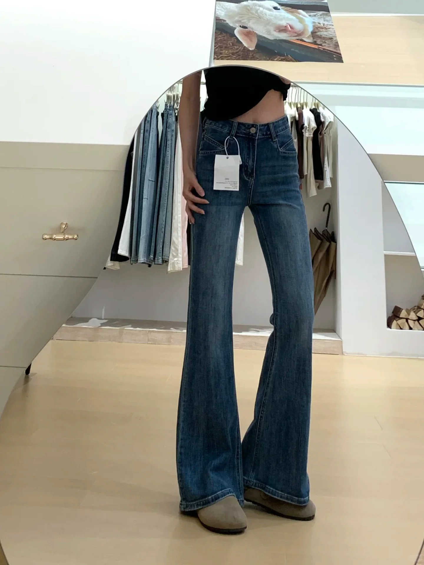 Quần jean dáng chuông màu xanh đậm dành cho nữ, size lớn mùa thu, cạp cao, co giãn, che hông, quần bootcut tôn dáng.