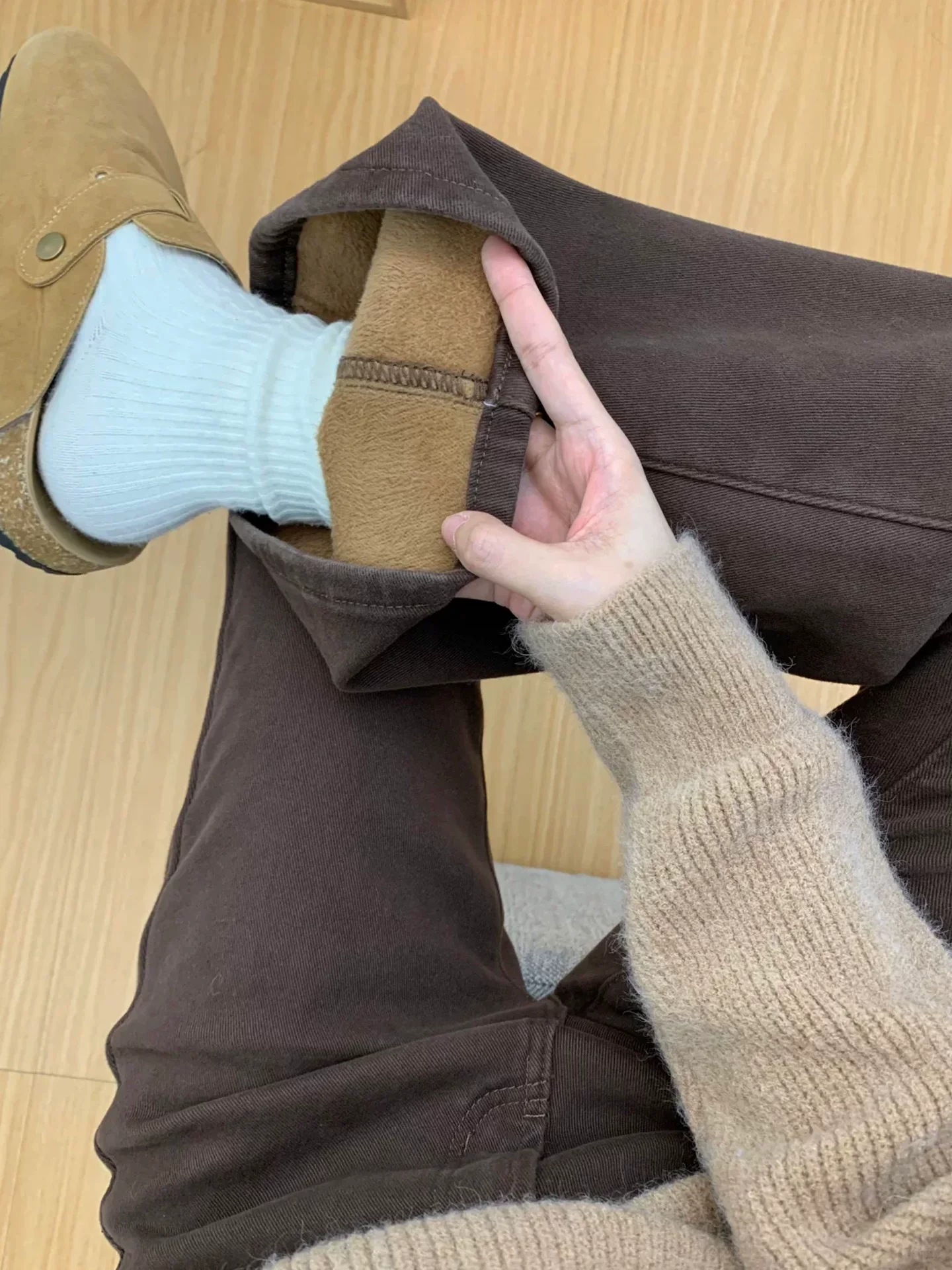 Quần jean ống loe màu cà phê Melard dành cho nữ, mùa thu đông, lót lông cừu, dày dặn, cỡ lớn, cạp cao, co giãn, quần ống loe thon gọn.