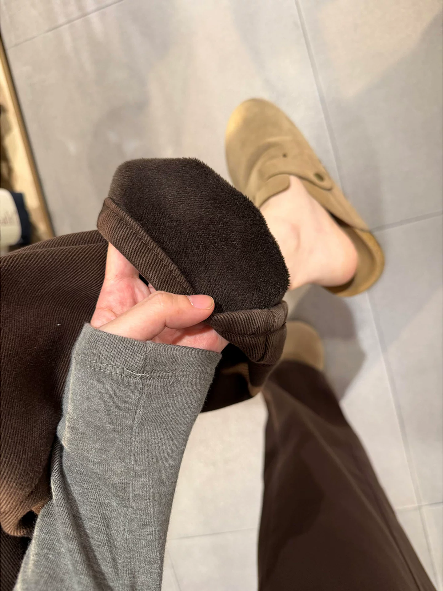 Quần ống rộng lót lông cừu dày màu nâu dành cho nữ, cỡ lớn mùa đông, lưng cao, dáng rộng, che hông, dáng quả lê, quần jean ống rộng.