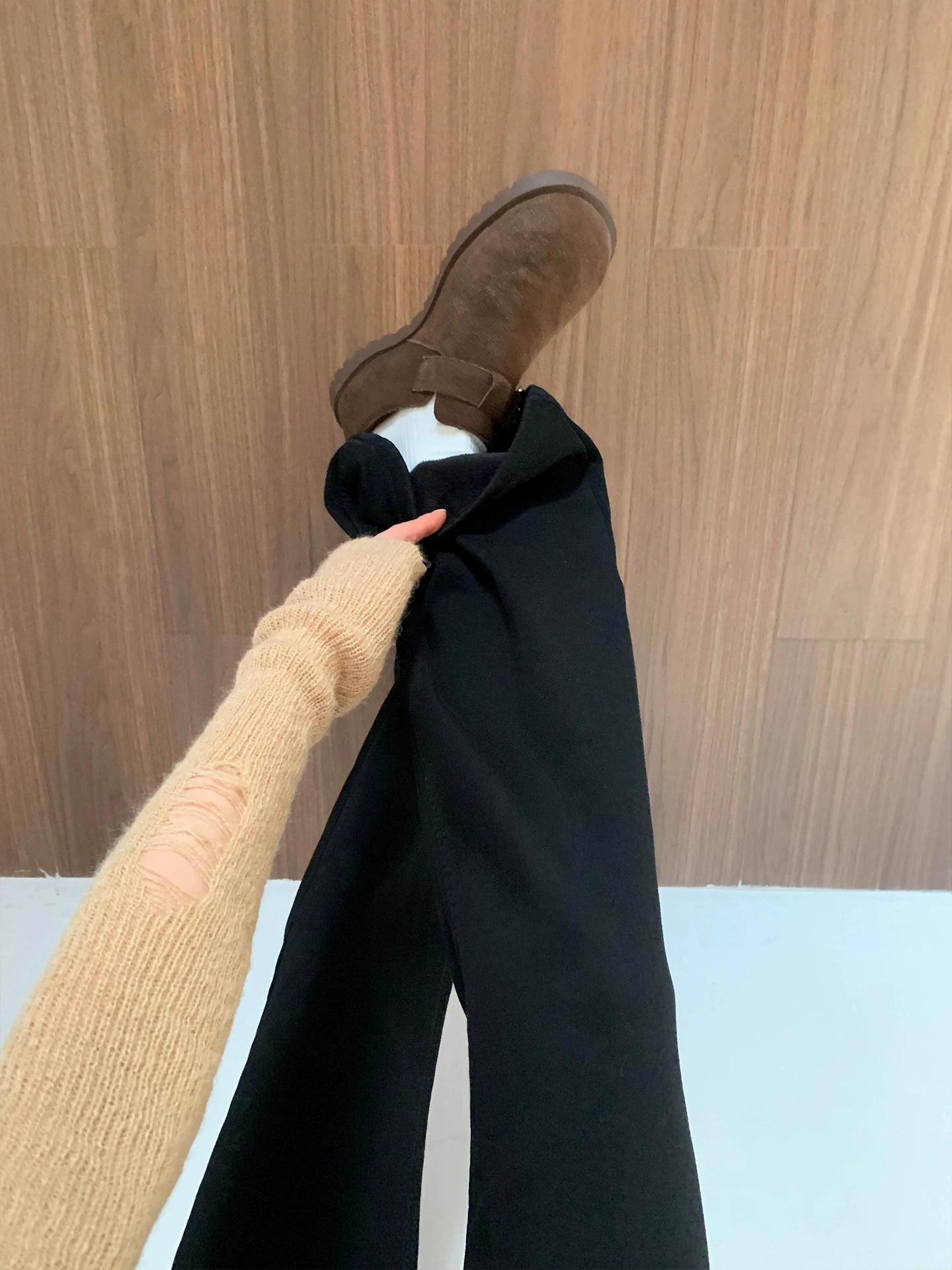 Quần jean đen cạp cao dáng loe dành cho nữ, mùa đông, size lớn, lót lông cừu, dày dặn, dáng quả lê, co giãn, quần ống chuông tôn dáng