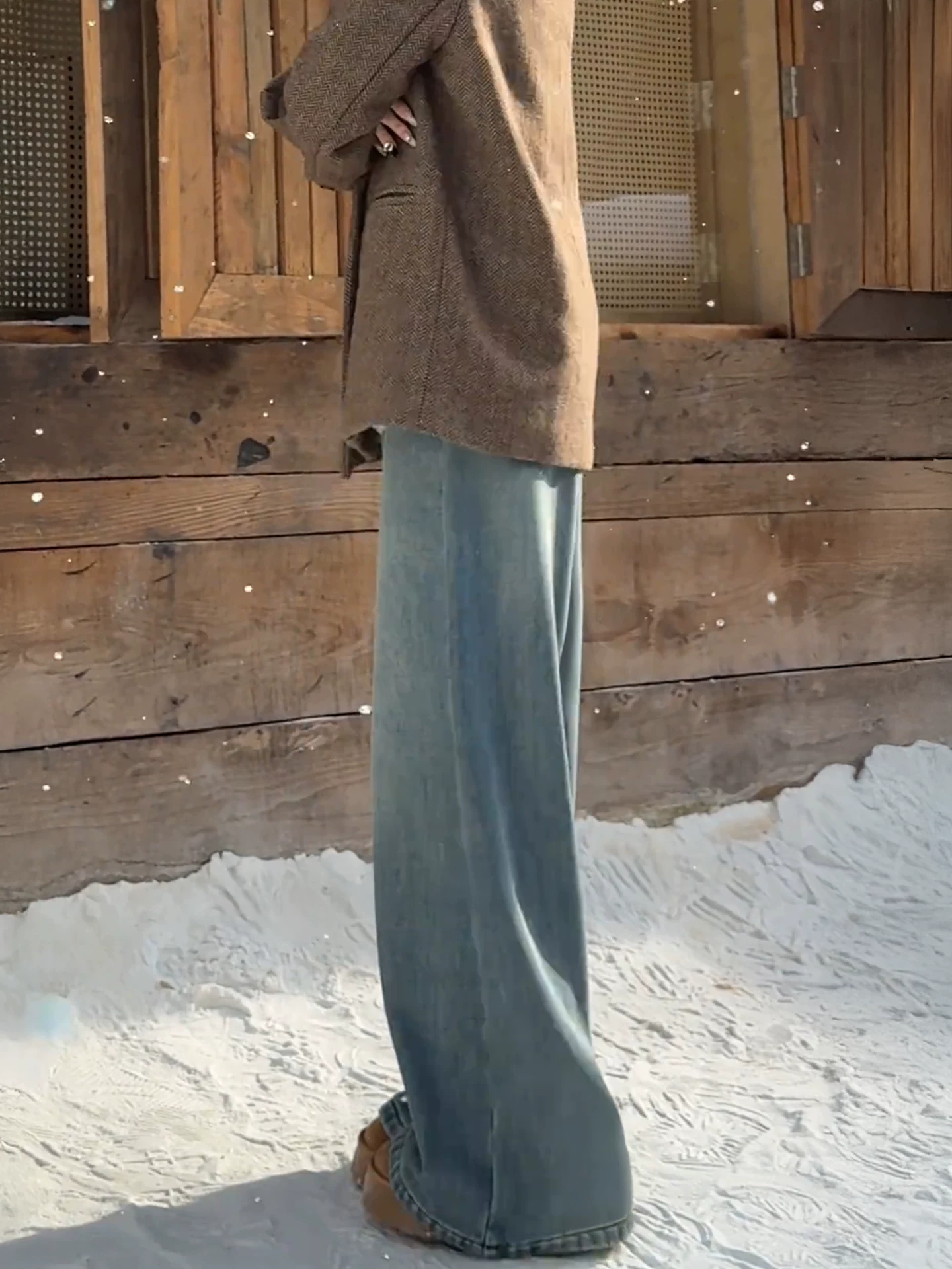 Quần jeans ống rộng màu xanh cổ điển dành cho nữ mùa thu đông 2025, lót lông dày, size lớn, dáng suông, dài chấm đất, giúp thon gọn vóc dáng