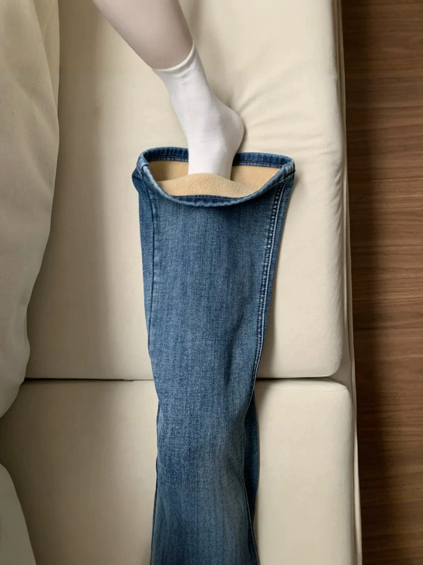 Quần jean xòe lưng cao màu xanh đậm dành cho nữ, lót lông cừu mùa đông, dày dặn, cỡ lớn, co giãn, che hông, quần ống chuông.