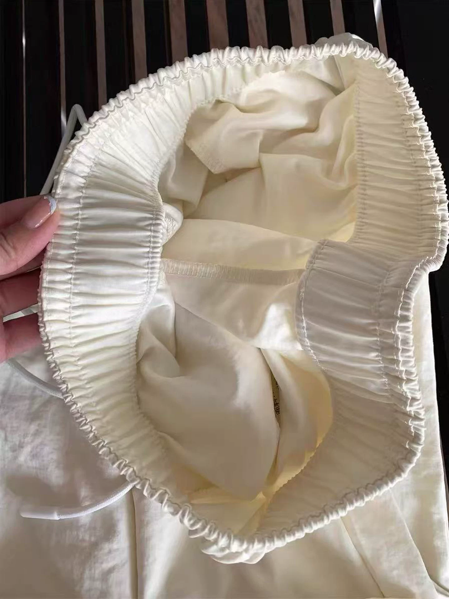 Quần Yamamoto bằng lụa sữa trắng dành cho nữ, kiểu dáng mỏng mùa hè, cỡ lớn, lưng cao, mềm mại, thon gọn, quần ống rộng thông thường bằng lụa băng.