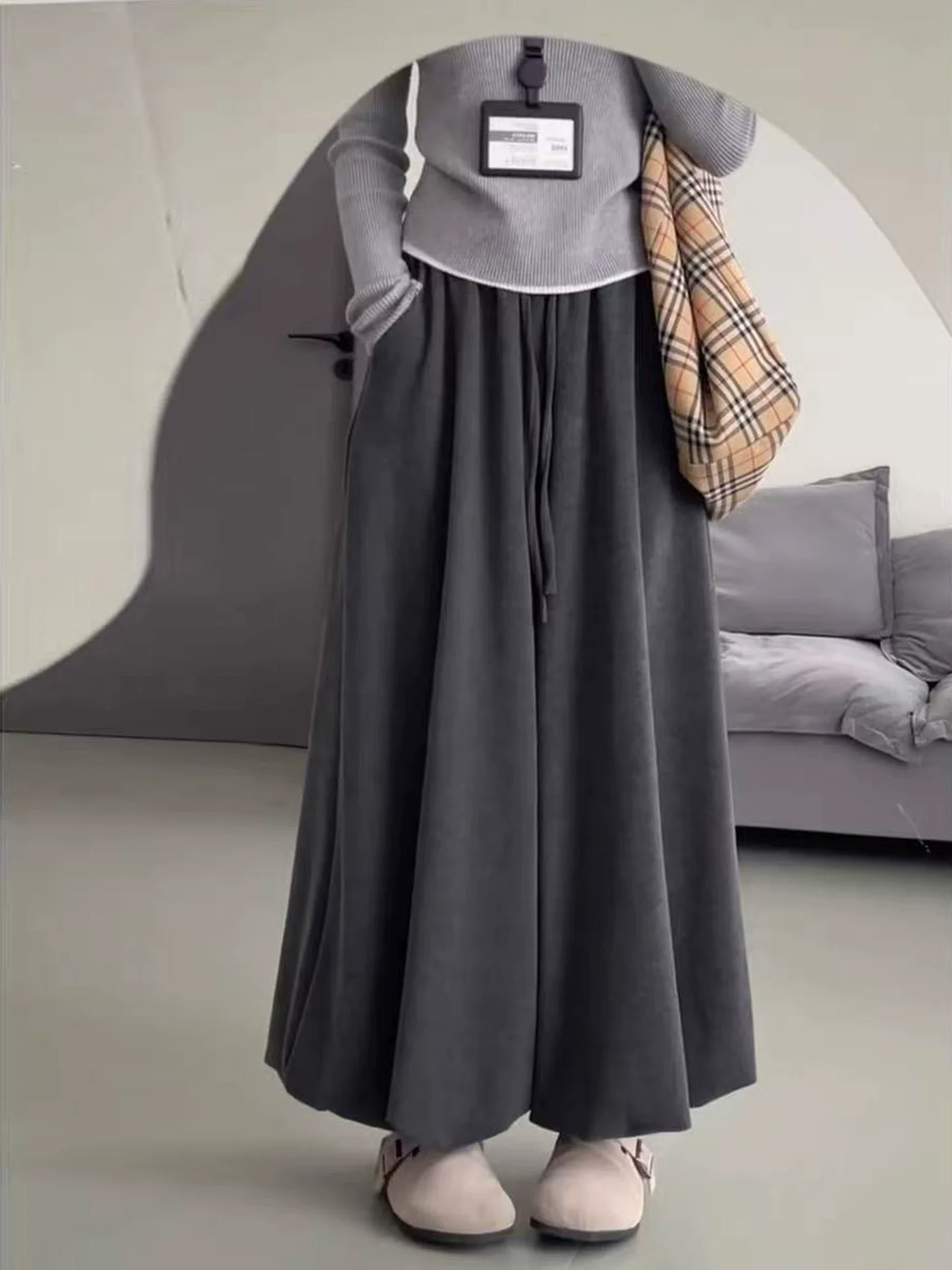 Quần hoa màu xám đậm dành cho nữ, phong cách mùa thu mới, cỡ lớn, lưng cao, thon gọn, nhỏ nhắn, giản dị, quần ống rộng.