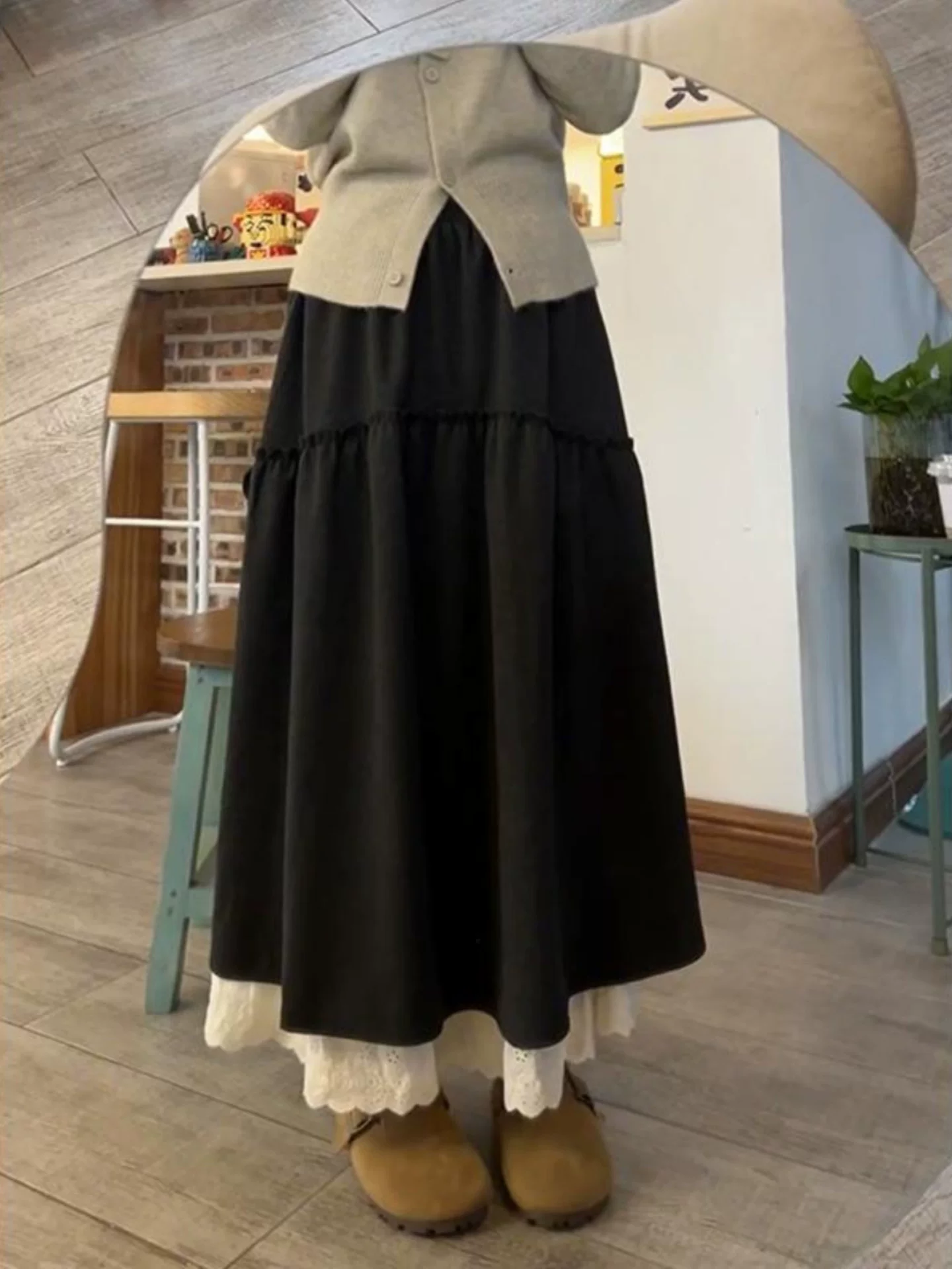 Váy chắp vá viền ren màu đen dành cho nữ, mùa thu đông, cỡ lớn, lưng cao, thon gọn, váy dài xếp tầng chữ A xếp tầng.