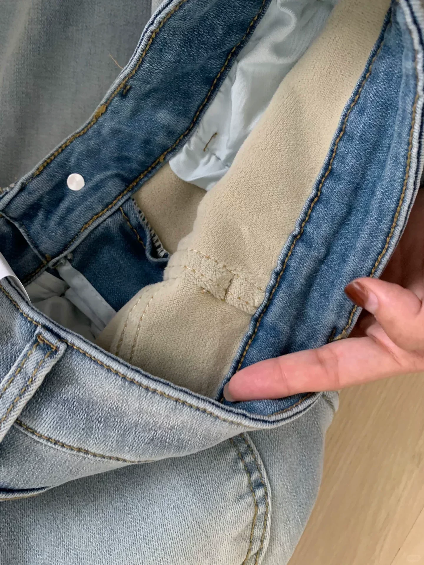 Quần jean ống loe dày lót lông cừu màu xanh nhạt dành cho nữ, mùa thu đông, cỡ lớn, lưng cao, co giãn, che hông, quần ống loe.