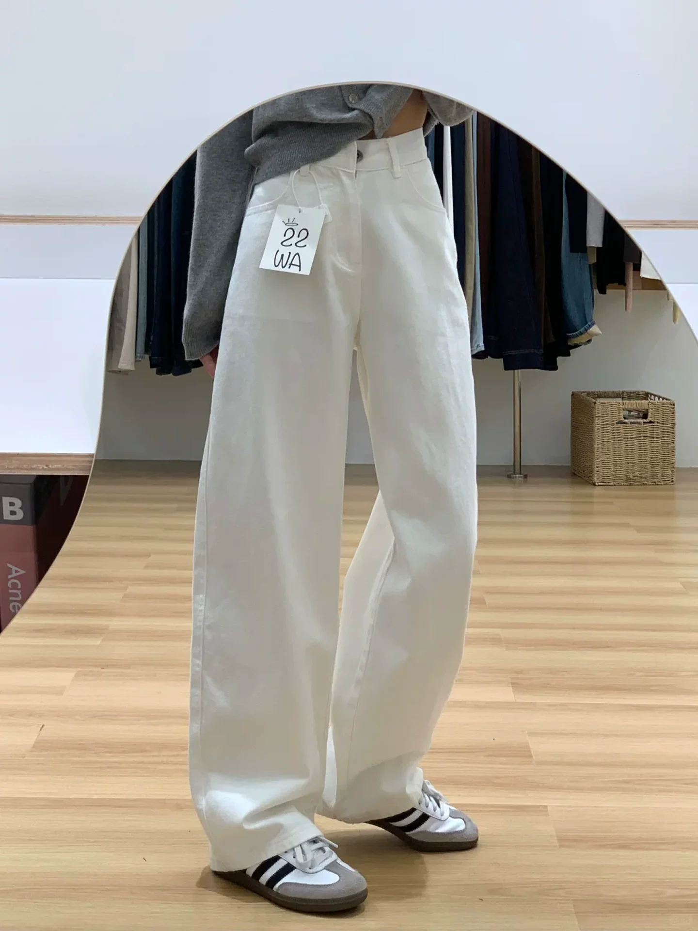 Quần jeans ống rộng màu trắng dành cho nữ, kiểu thu đông 2025, size lớn, cạp cao, dáng rộng, mềm mại, tôn dáng, quần ống đứng.