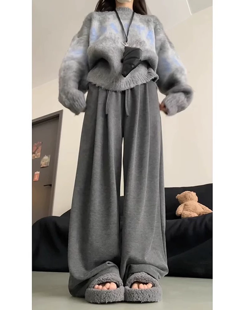 Quần gạo màu xám đậm kiểu thường dành cho nữ, kiểu mới thu đông 2025, size lớn, cạp cao, che hông, chất liệu mềm mại, dáng rộng tôn dáng.