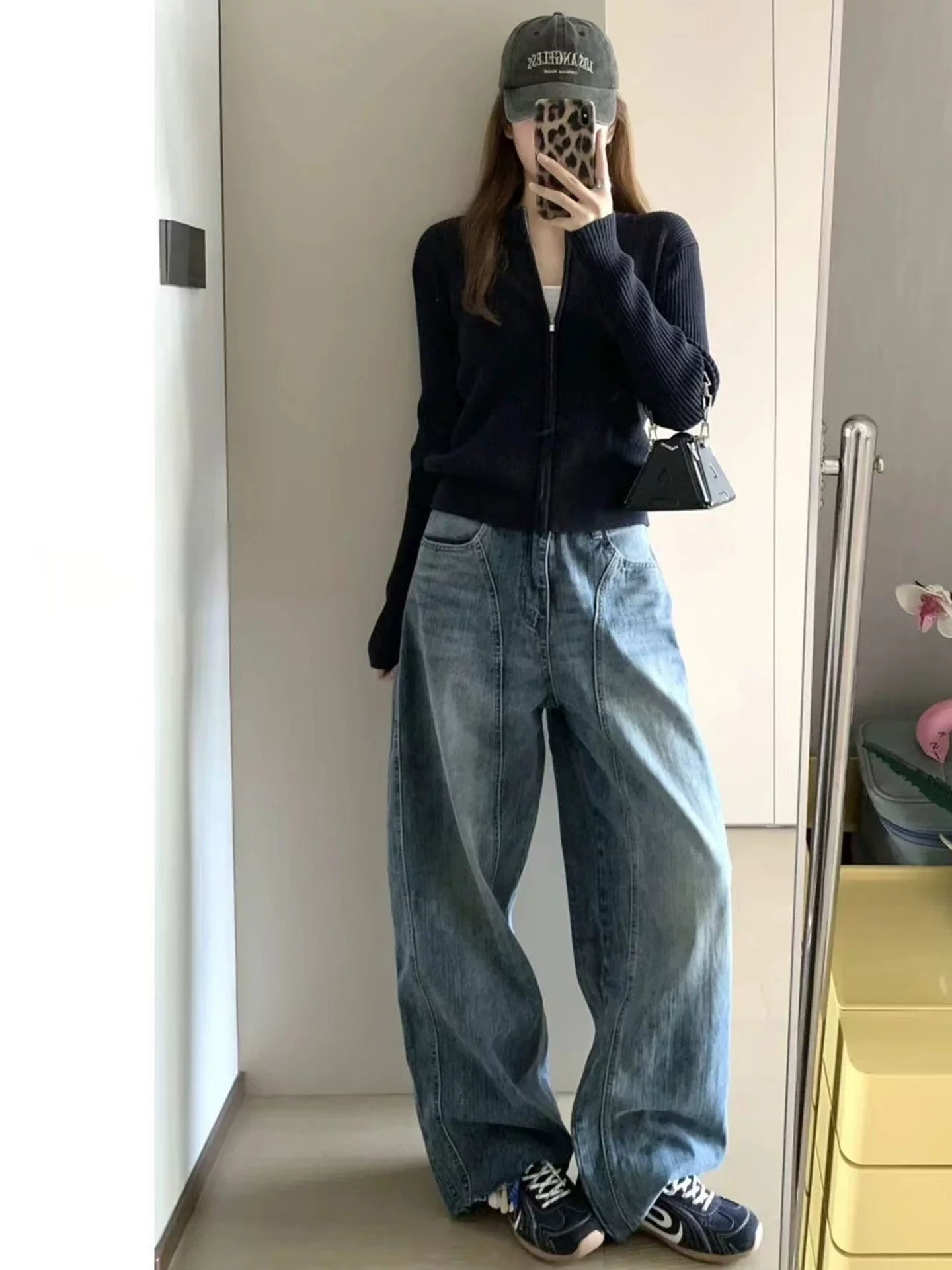 Quần jean ống rộng kiểu retro Mỹ dành cho nữ, phong cách mùa thu mới, cỡ lớn, lưng cao, dáng rộng, quần liềm dáng thon gọn.